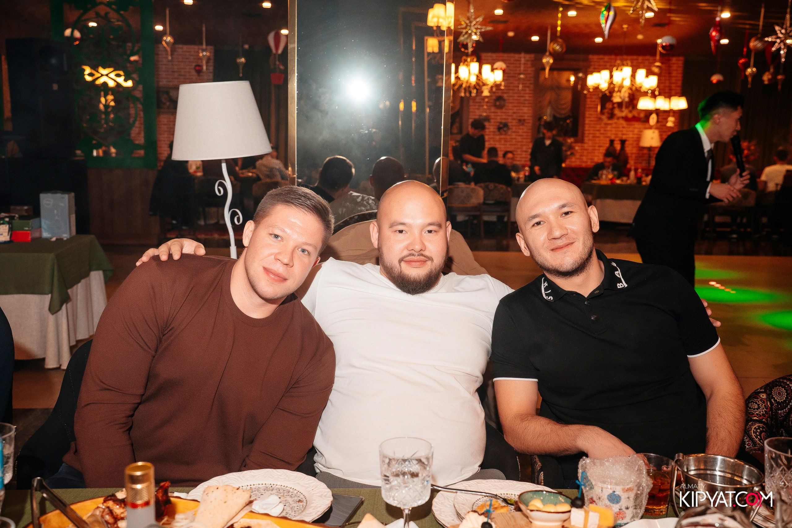 РЕСТОРАН ВЕСЕЛИДЗЕ НА ШЕВЧЕНКО. КИПЯТКОМ АЛМАТЫ! Фотосъемка мероприятий в Алматы