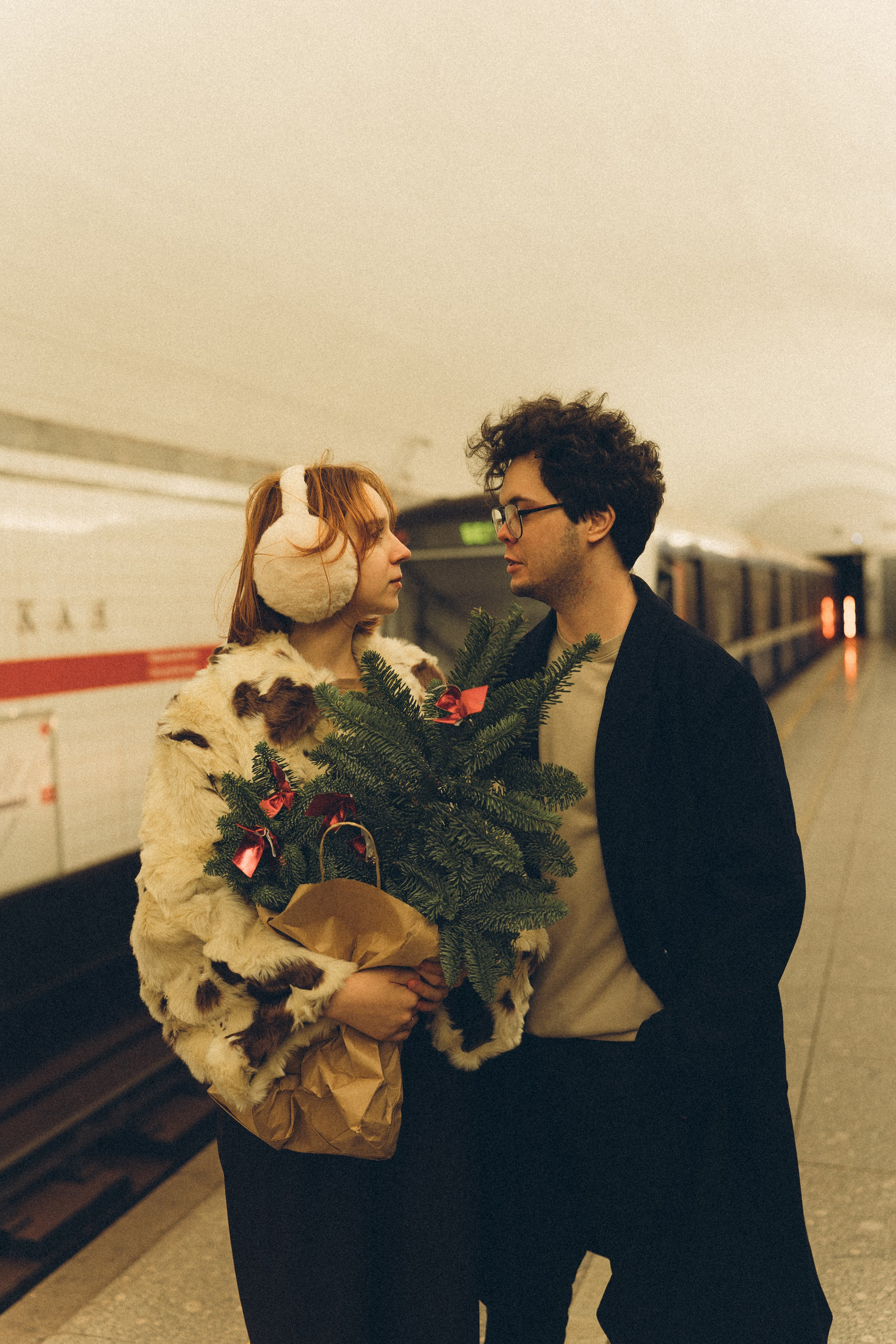 НОВОГОДНЯЯ ФОТОСЕСИИЯ ПАРЫ В МЕТРО ЛЮБОВЬ. Профессиональный фотограф, Санкт-Петербург — Виктория Богомолова