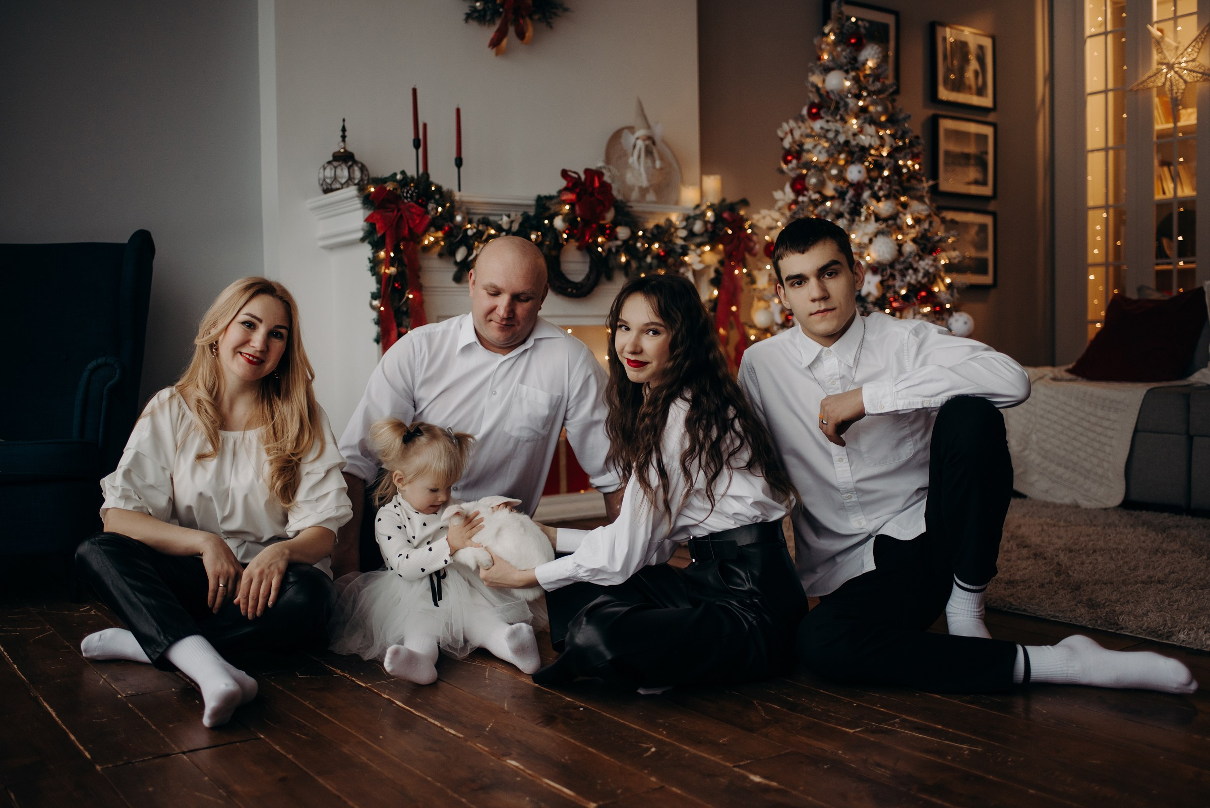 семейная новогодняя фотосессия в фотостудии