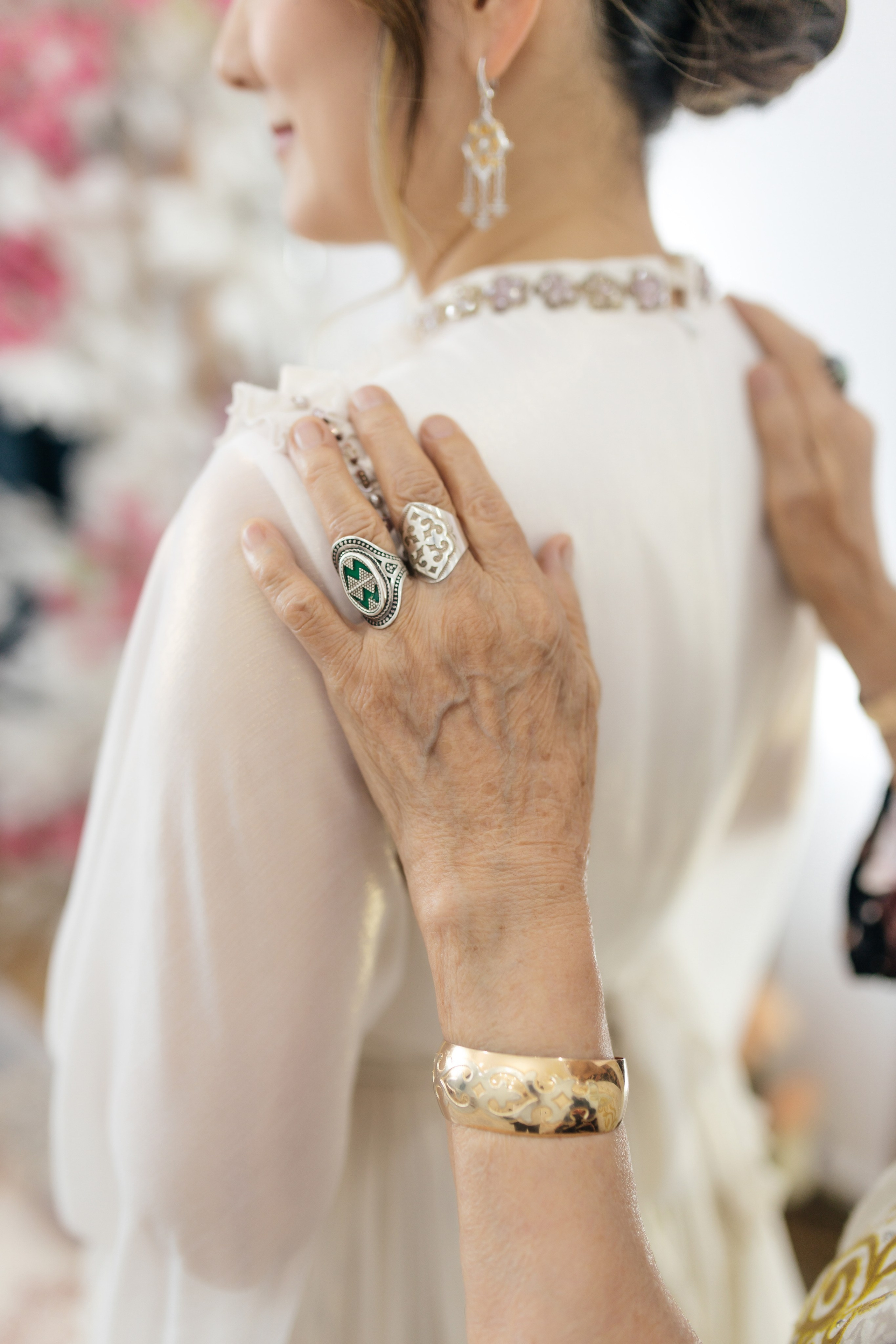 Moldir — syrğa salu. Wedding and Love story Photographer