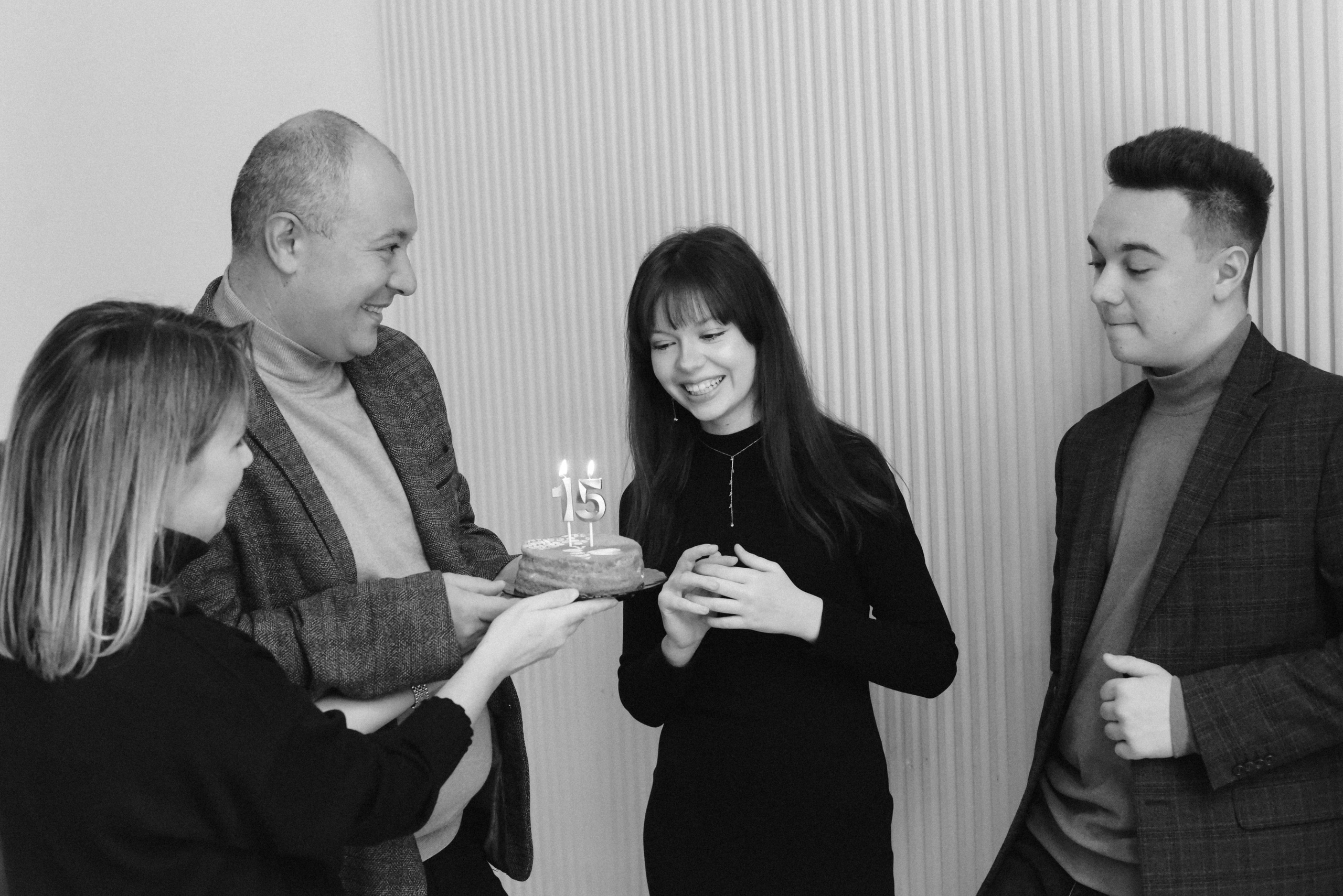 Молодые родители и взрослые дети. Фотограф Лола Волна, город Москва