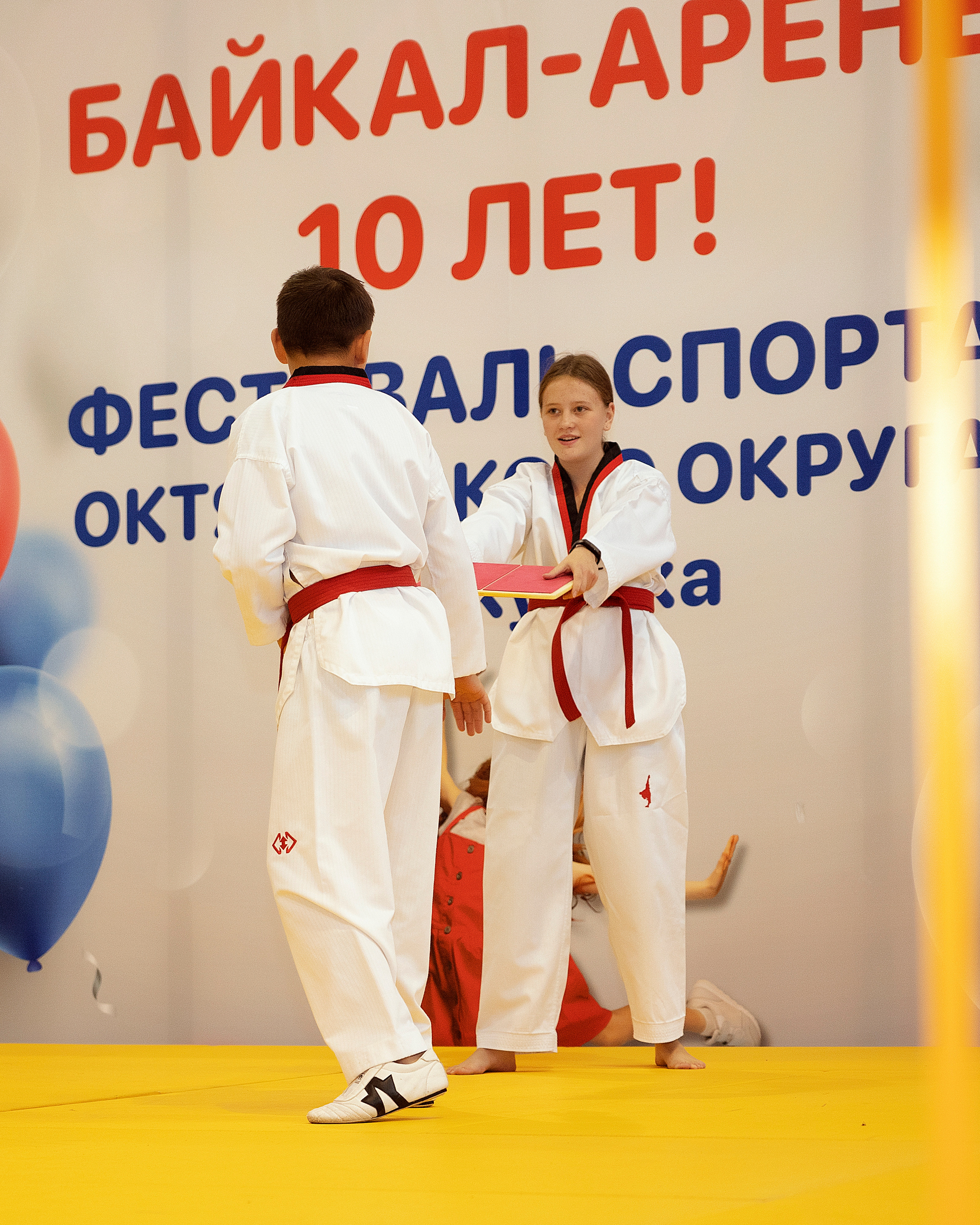 Все любят спорт. Байкал-арена. 10лет. Семейный, детский и школьный фотограф в Иркутске Алёна Зорка