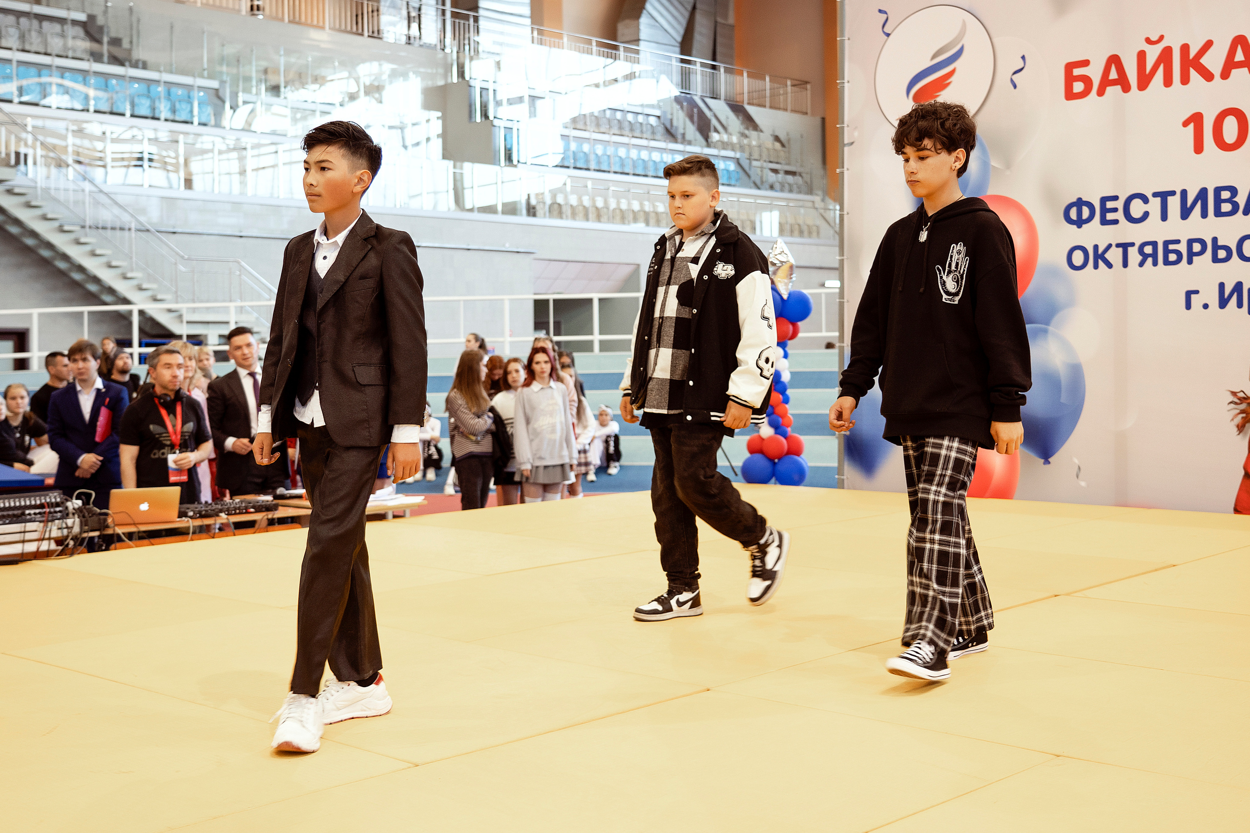 Все любят спорт. Байкал-арена. 10лет. Семейный, детский и школьный фотограф в Иркутске Алёна Зорка