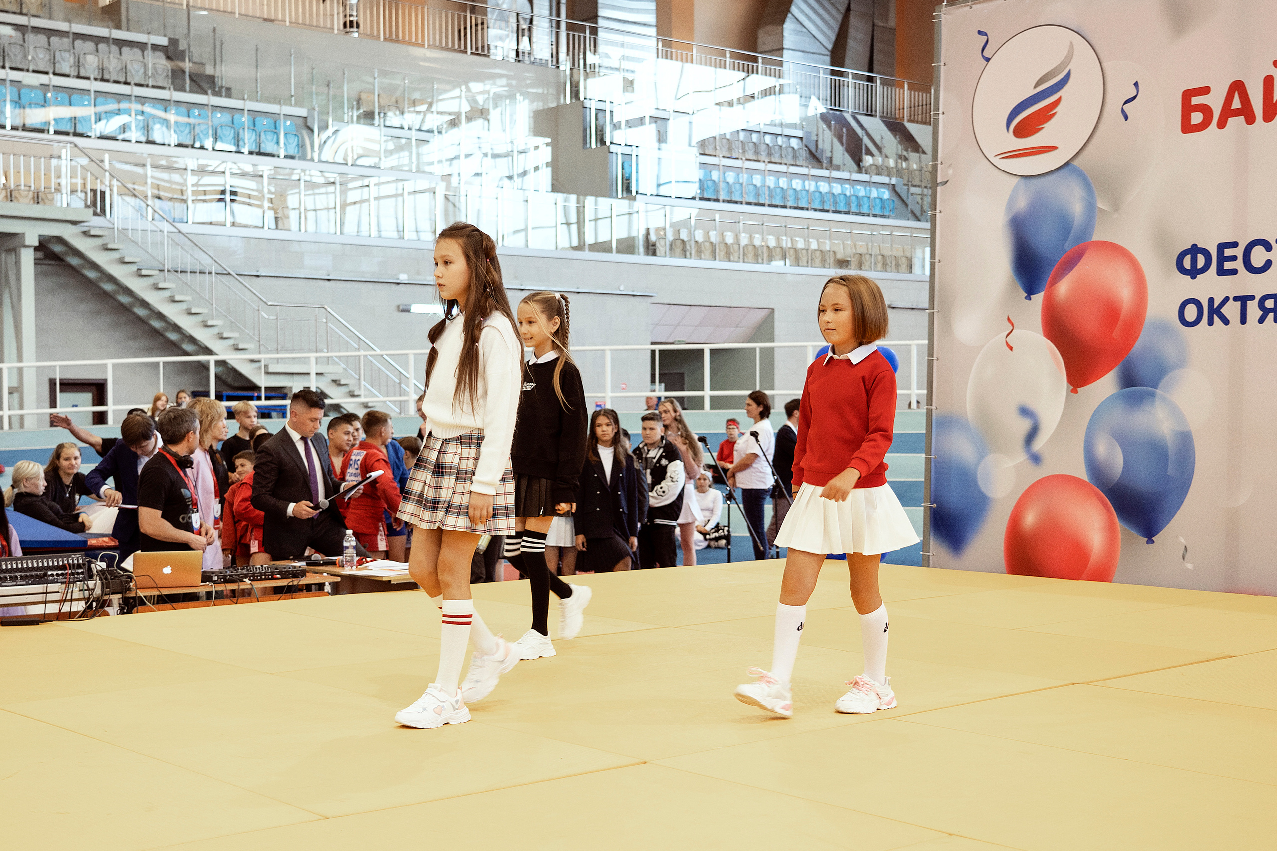 Все любят спорт. Байкал-арена. 10лет. Семейный, детский и школьный фотограф в Иркутске Алёна Зорка