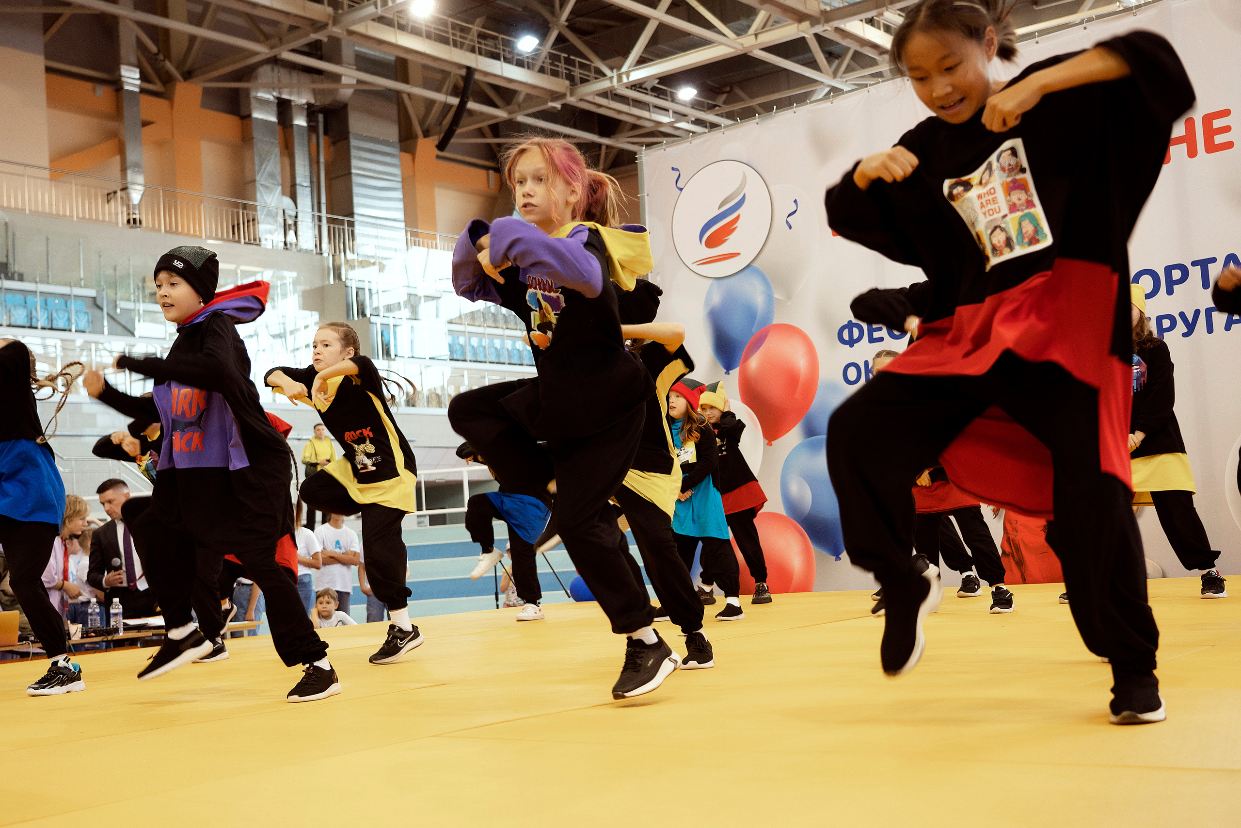 Все любят спорт. Байкал-арена. 10лет. Семейный, детский и школьный фотограф в Иркутске Алёна Зорка