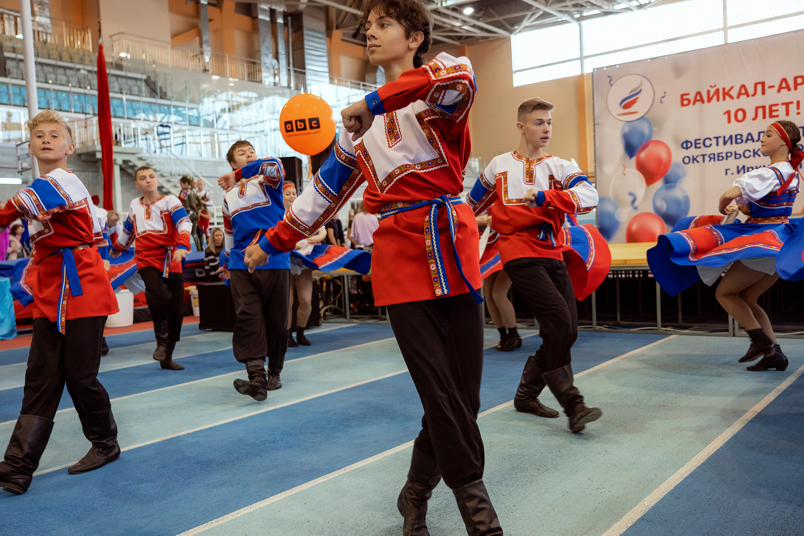 Все любят спорт. Байкал-арена. 10лет. Семейный, детский и школьный фотограф в Иркутске Алёна Зорка