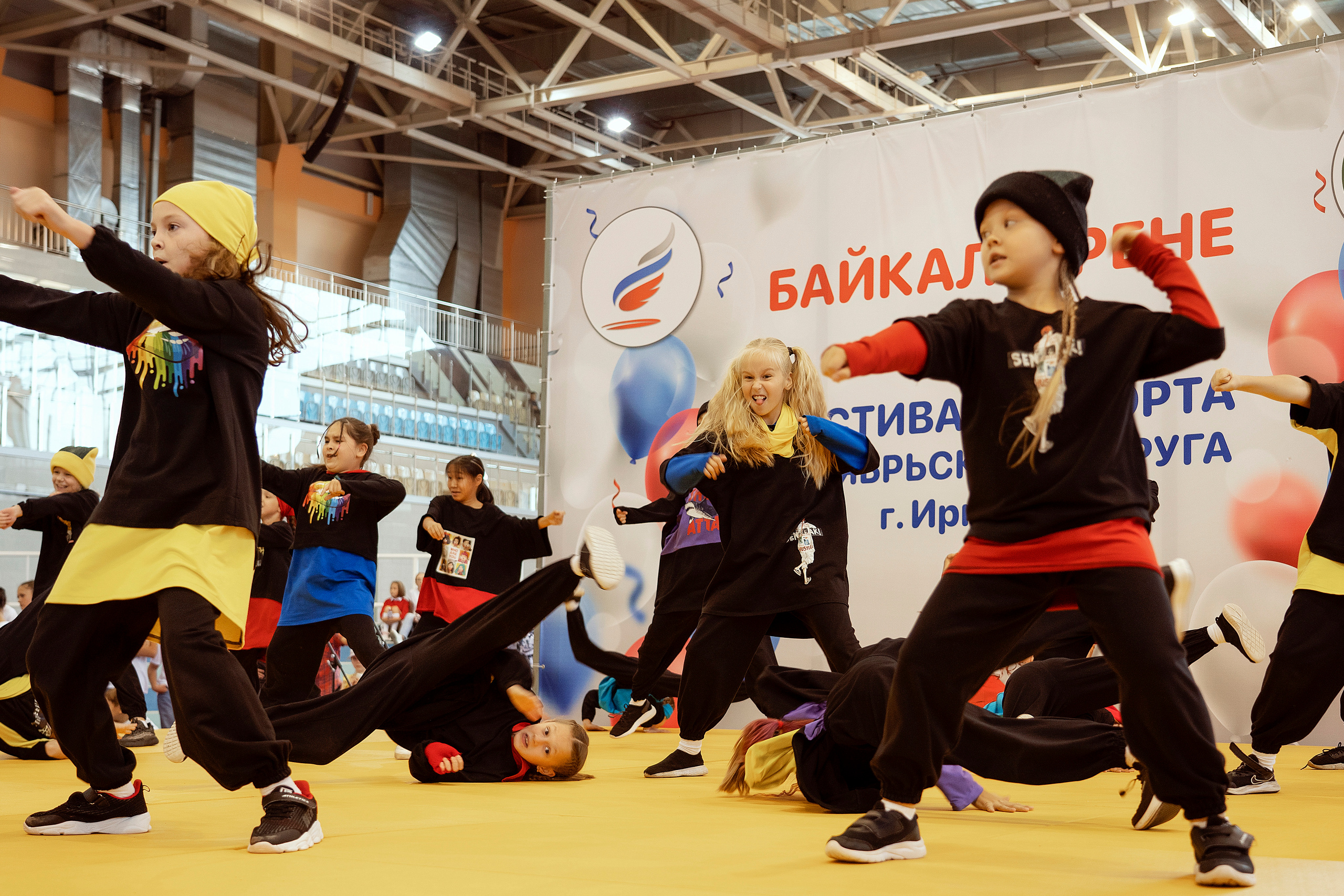 Все любят спорт. Байкал-арена. 10лет. Семейный, детский и школьный фотограф в Иркутске Алёна Зорка