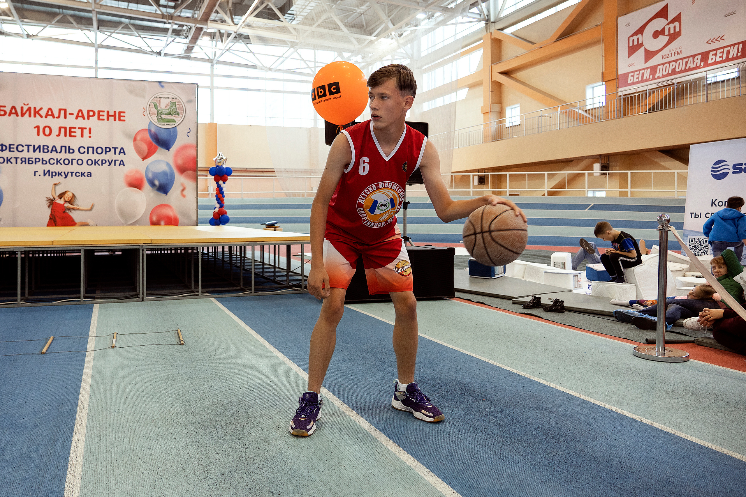 Все любят спорт. Байкал-арена. 10лет. Семейный, детский и школьный фотограф в Иркутске Алёна Зорка