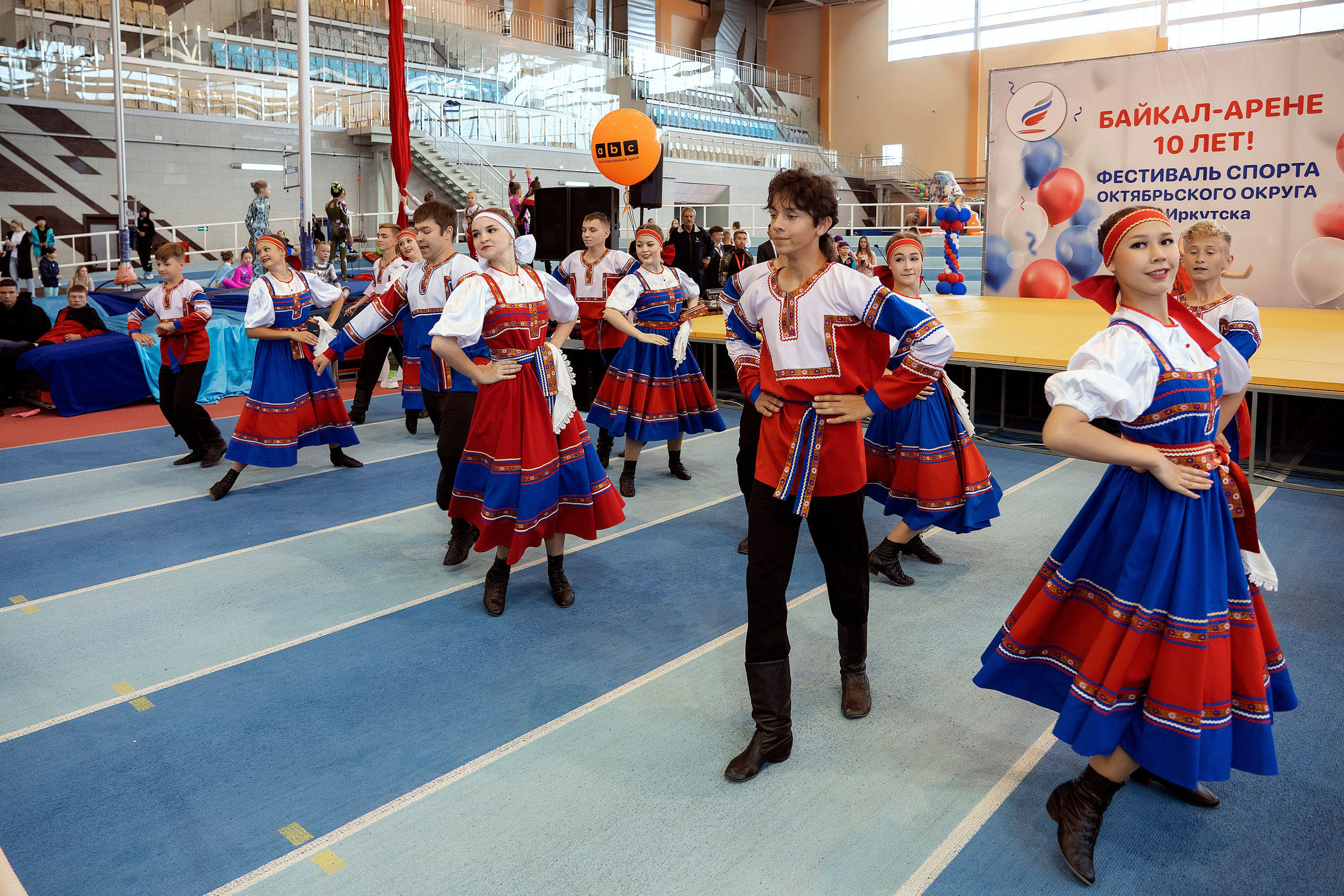Все любят спорт. Байкал-арена. 10лет. Семейный, детский и школьный фотограф в Иркутске Алёна Зорка