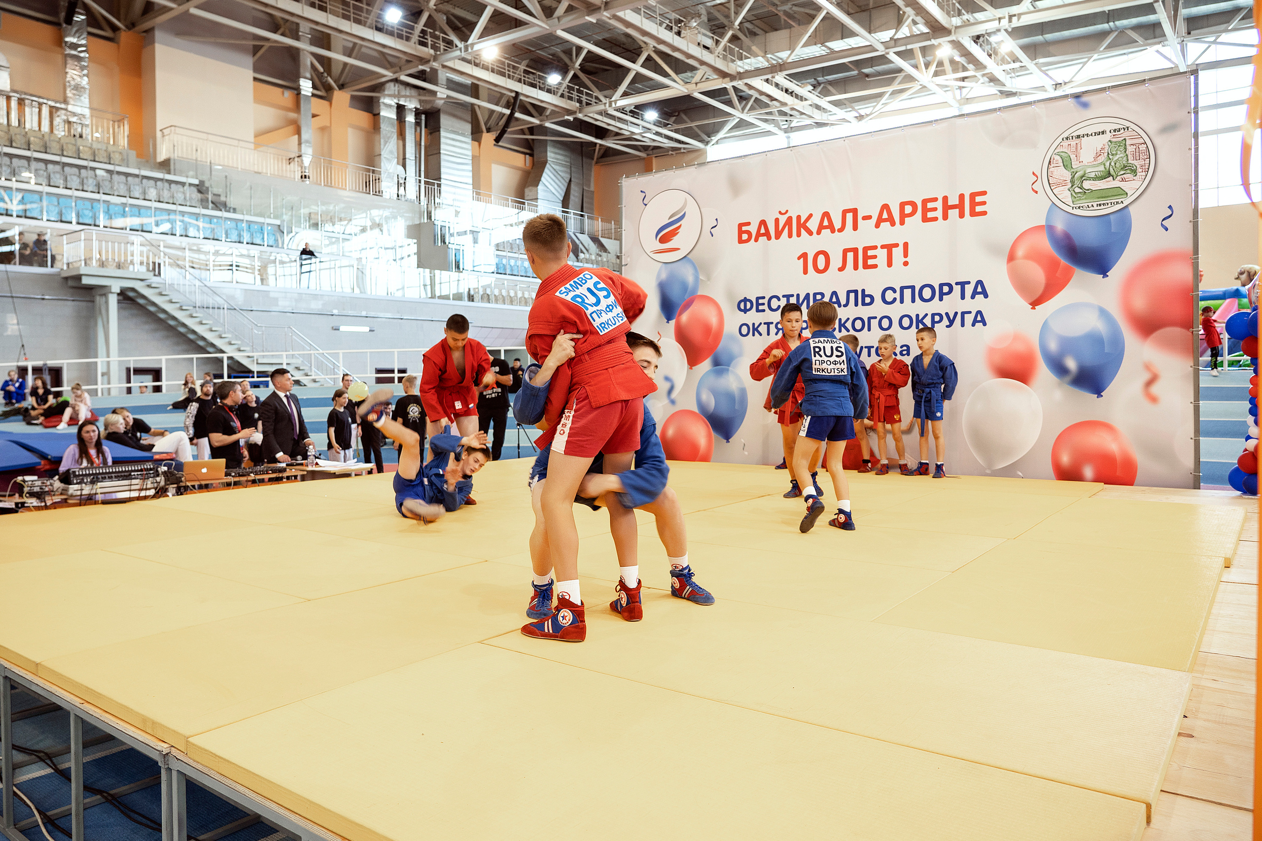 Все любят спорт. Байкал-арена. 10лет. Семейный, детский и школьный фотограф в Иркутске Алёна Зорка