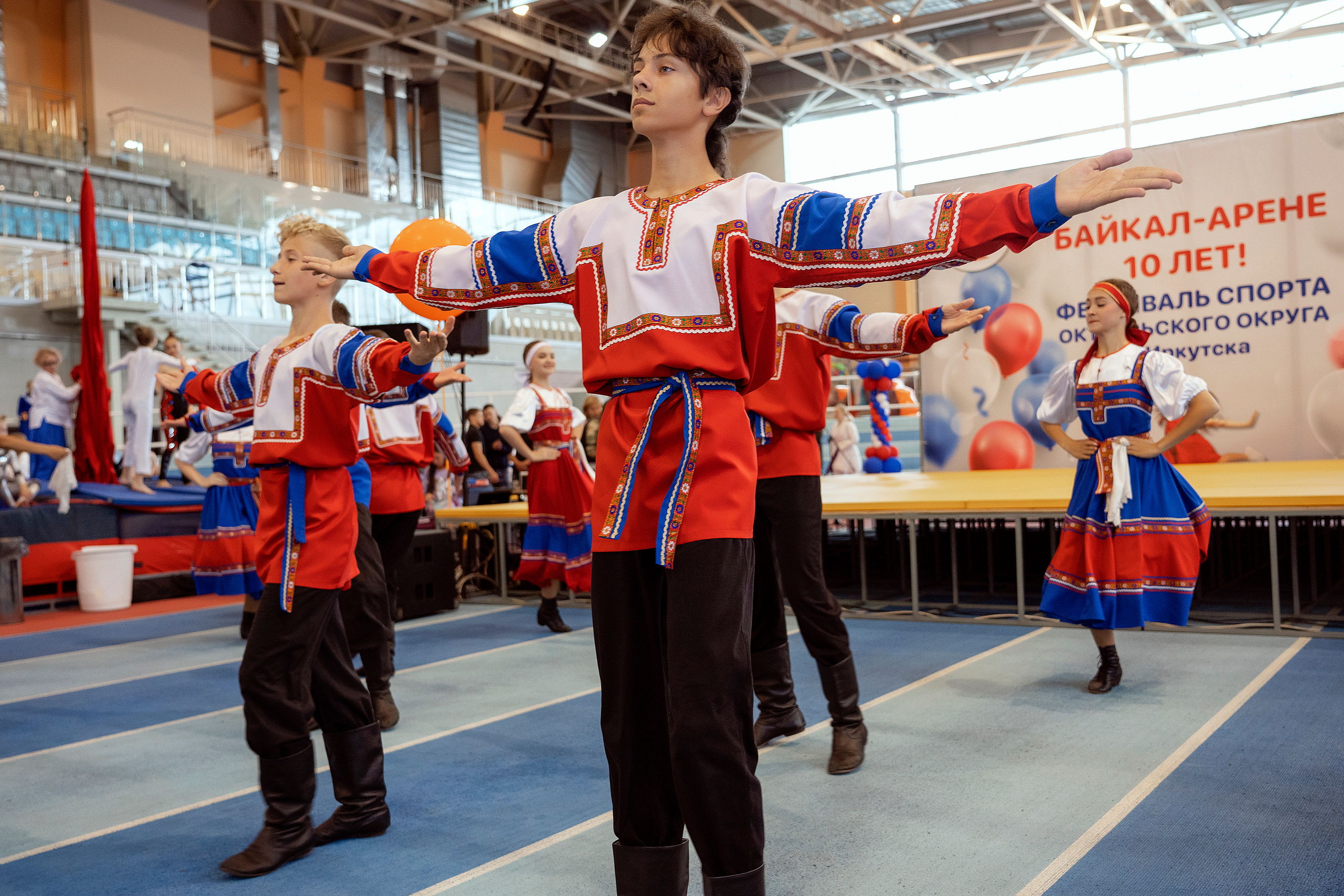 Все любят спорт. Байкал-арена. 10лет. Семейный, детский и школьный фотограф в Иркутске Алёна Зорка