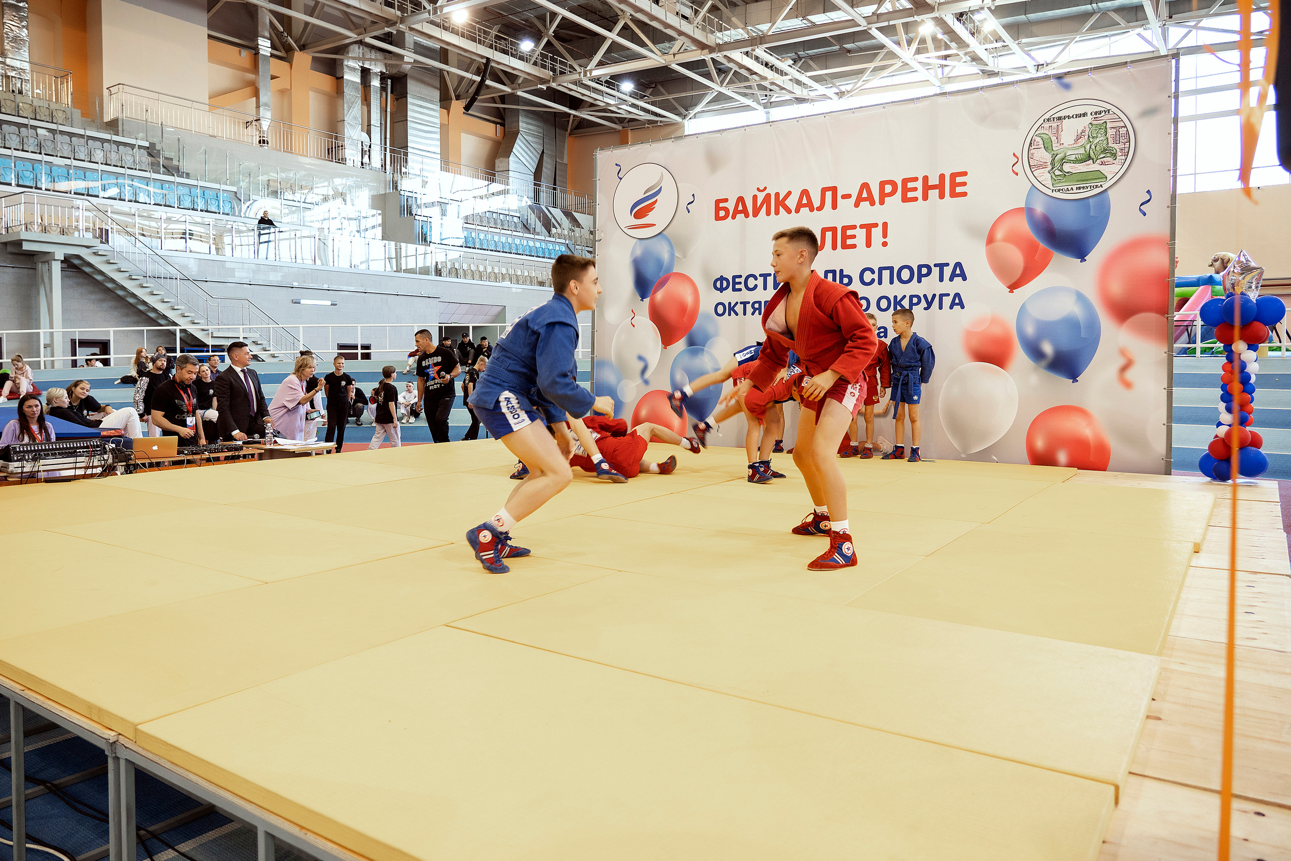Все любят спорт. Байкал-арена. 10лет. Семейный, детский и школьный фотограф в Иркутске Алёна Зорка