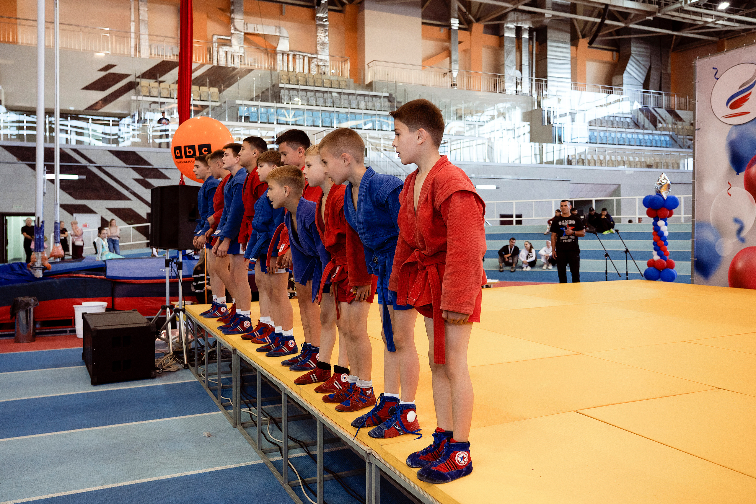 Все любят спорт. Байкал-арена. 10лет. Семейный, детский и школьный фотограф в Иркутске Алёна Зорка