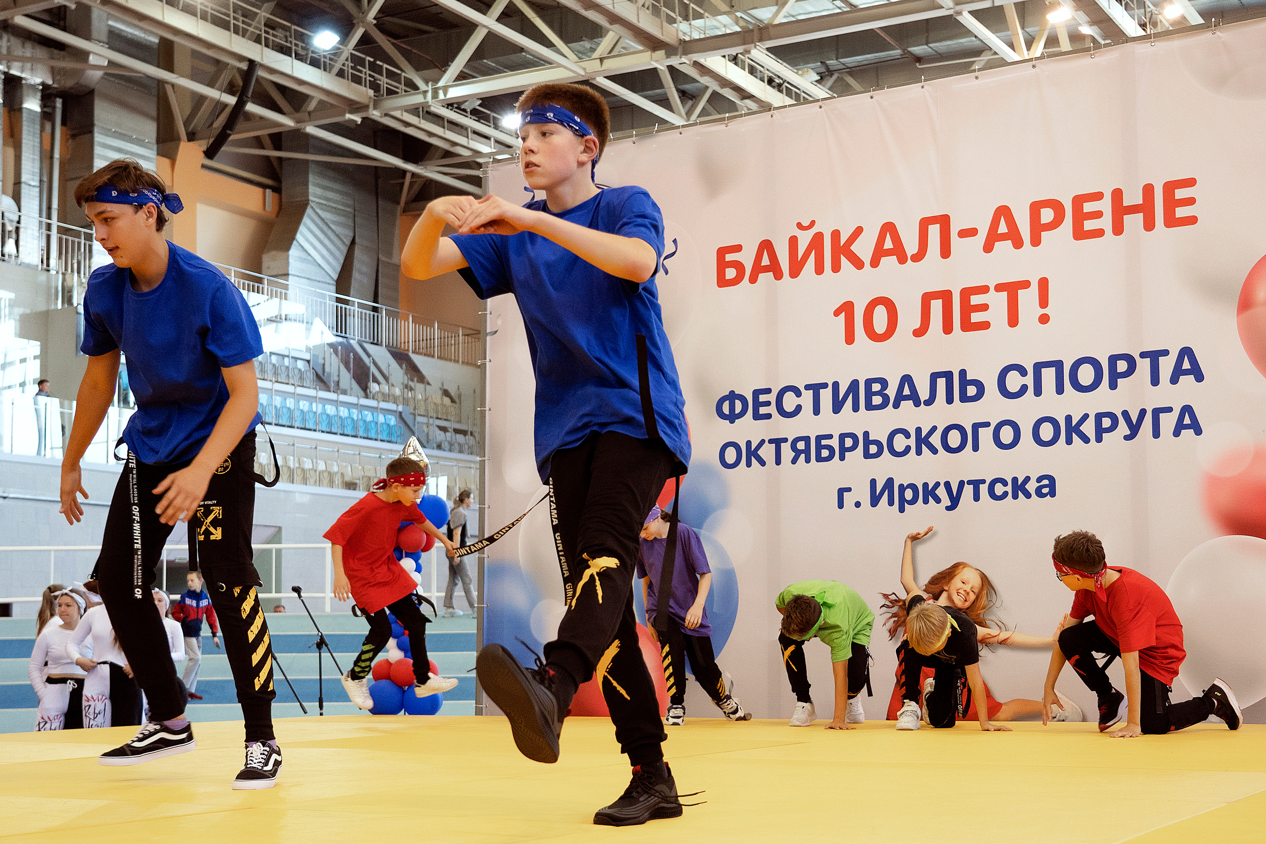 Все любят спорт. Байкал-арена. 10лет. Семейный, детский и школьный фотограф в Иркутске Алёна Зорка