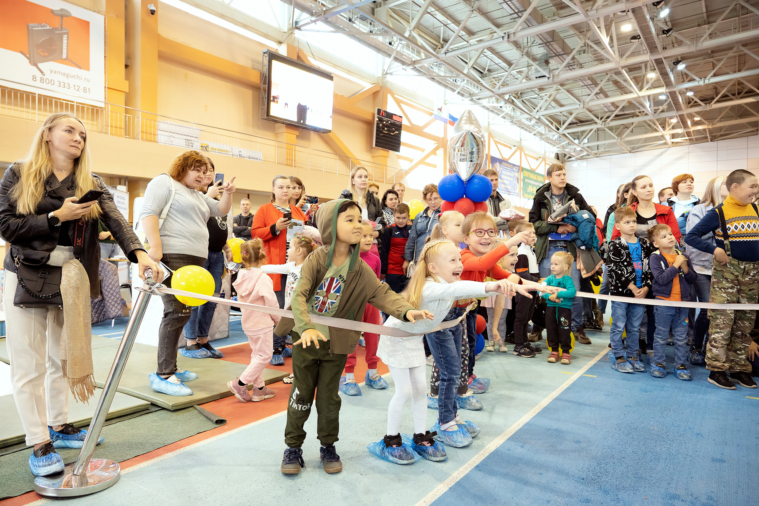 Все любят спорт. Байкал-арена. 10лет. Семейный, детский и школьный фотограф в Иркутске Алёна Зорка