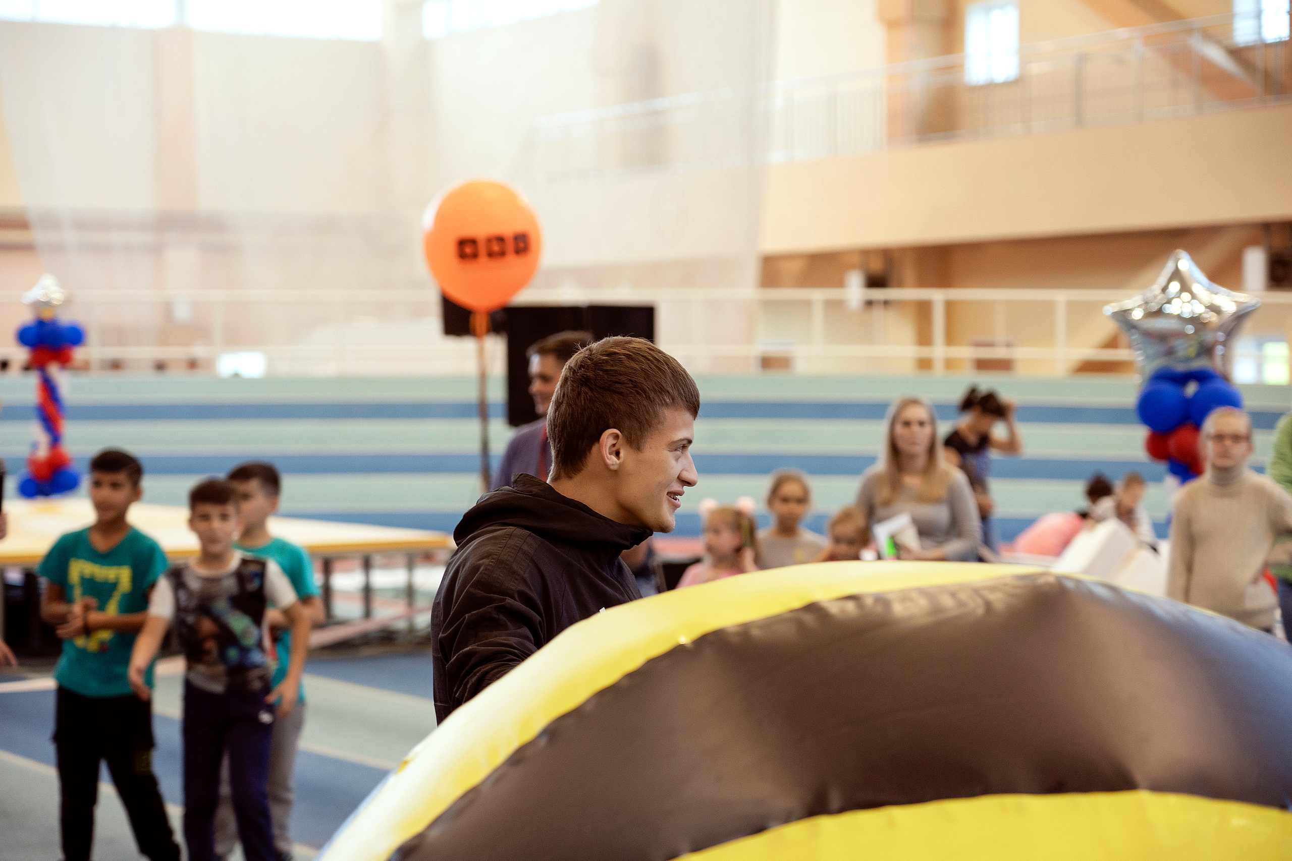 Все любят спорт. Байкал-арена. 10лет. Семейный, детский и школьный фотограф в Иркутске Алёна Зорка