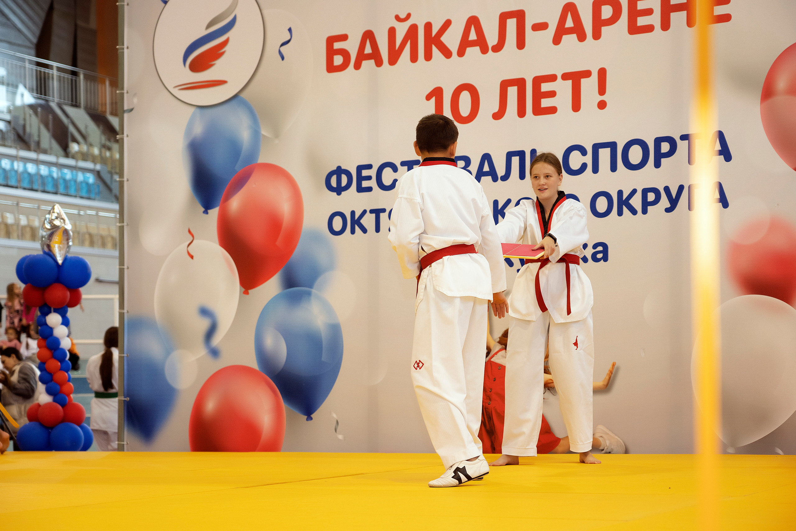 Все любят спорт. Байкал-арена. 10лет. Семейный, детский и школьный фотограф в Иркутске Алёна Зорка