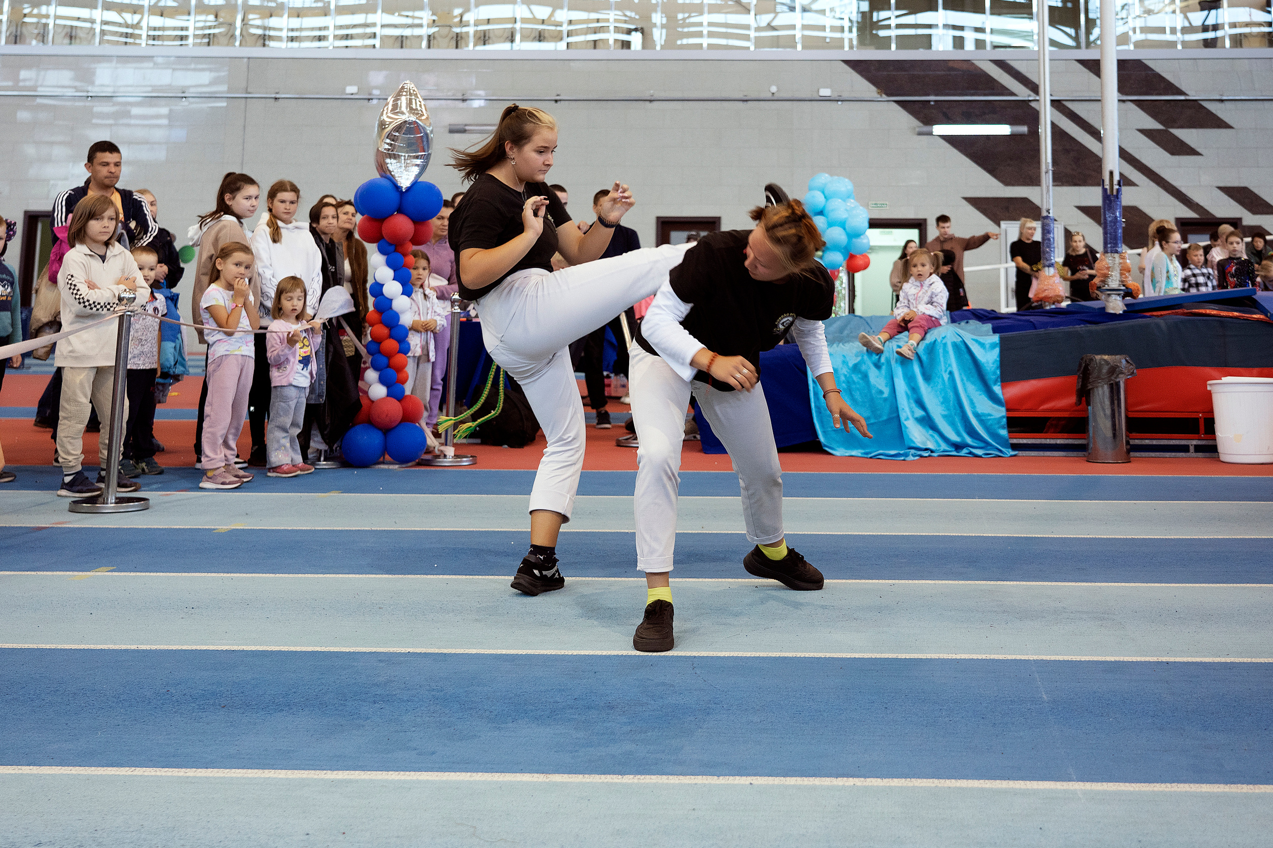 Все любят спорт. Байкал-арена. 10лет. Семейный, детский и школьный фотограф в Иркутске Алёна Зорка