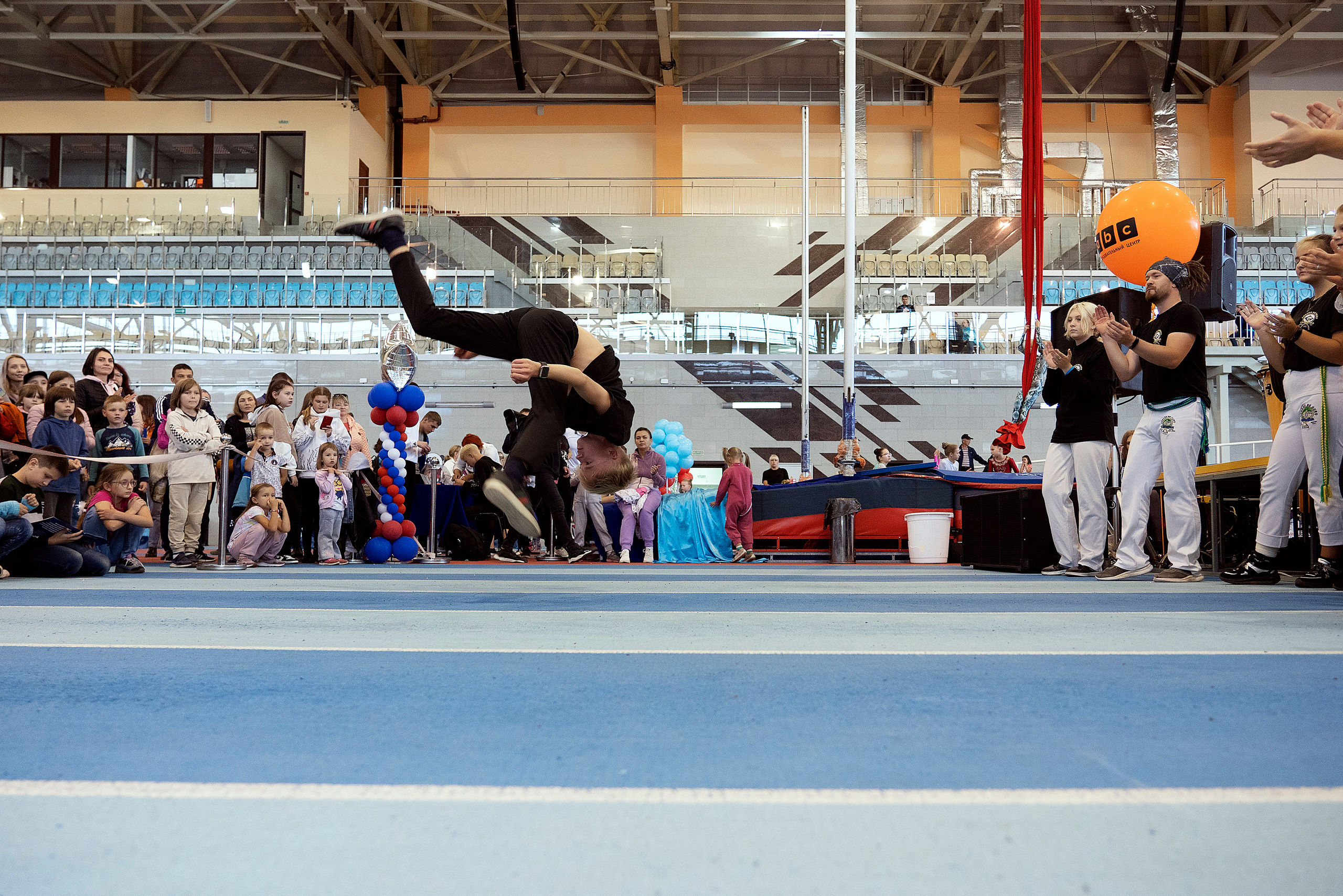 Все любят спорт. Байкал-арена. 10лет. Семейный, детский и школьный фотограф в Иркутске Алёна Зорка
