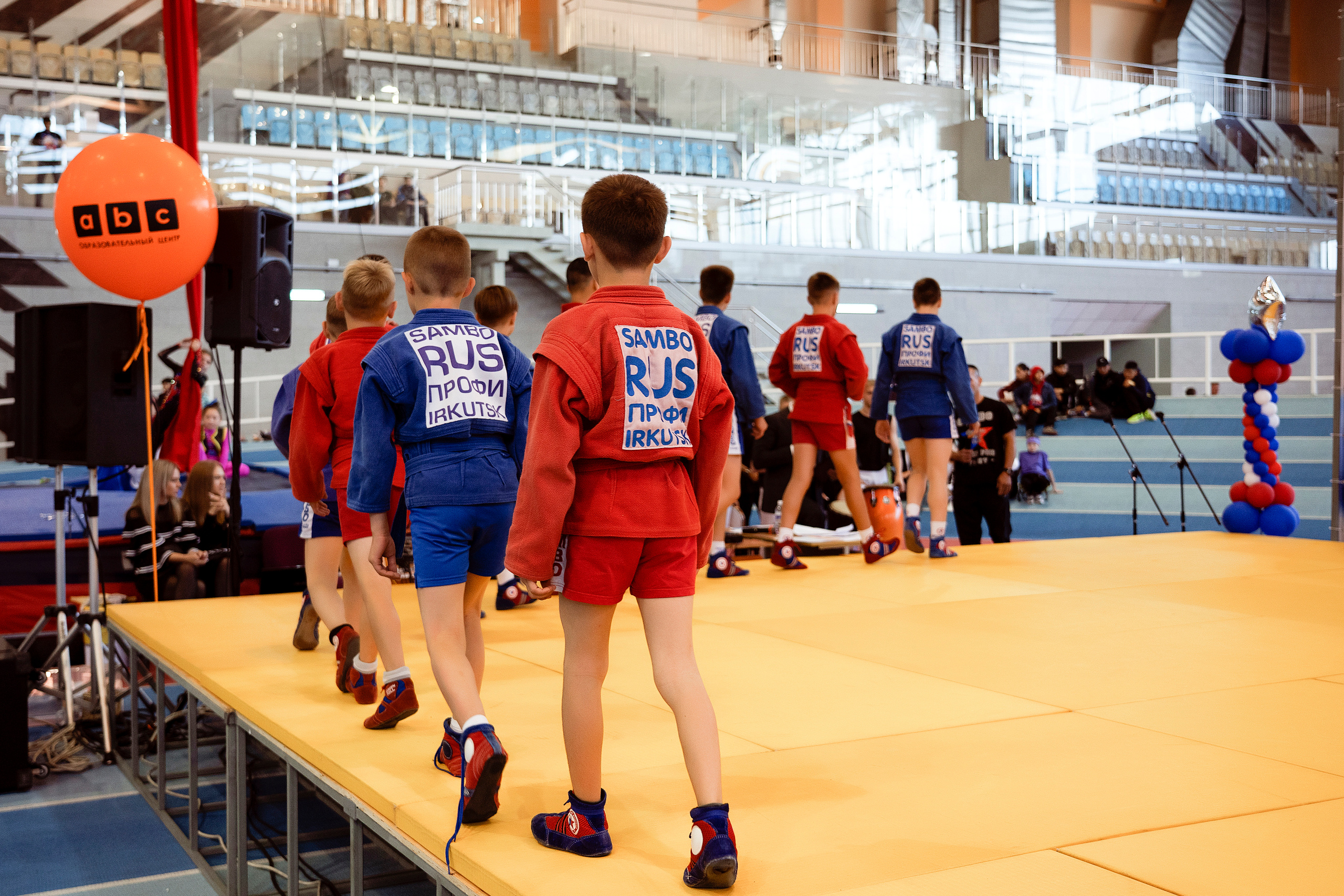 Все любят спорт. Байкал-арена. 10лет. Семейный, детский и школьный фотограф в Иркутске Алёна Зорка