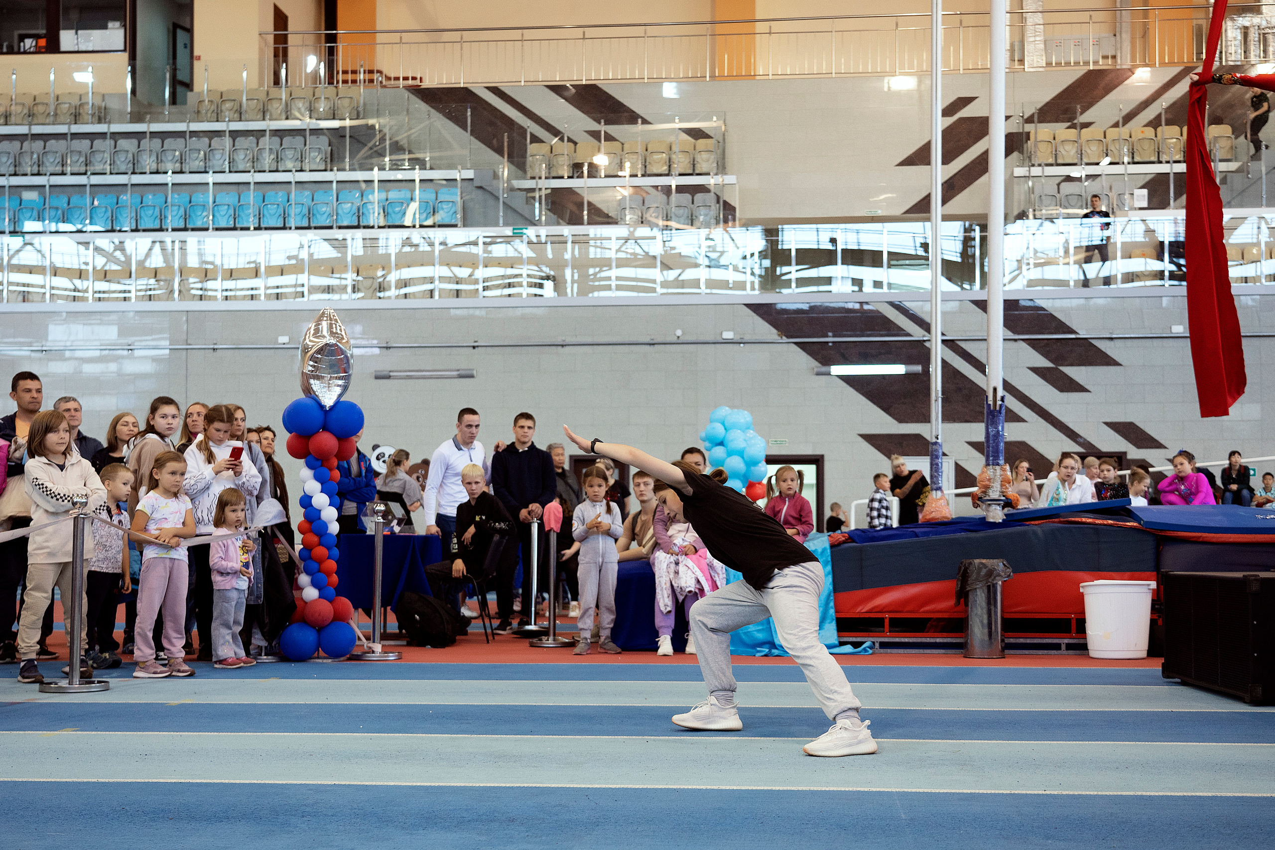 Все любят спорт. Байкал-арена. 10лет. Семейный, детский и школьный фотограф в Иркутске Алёна Зорка