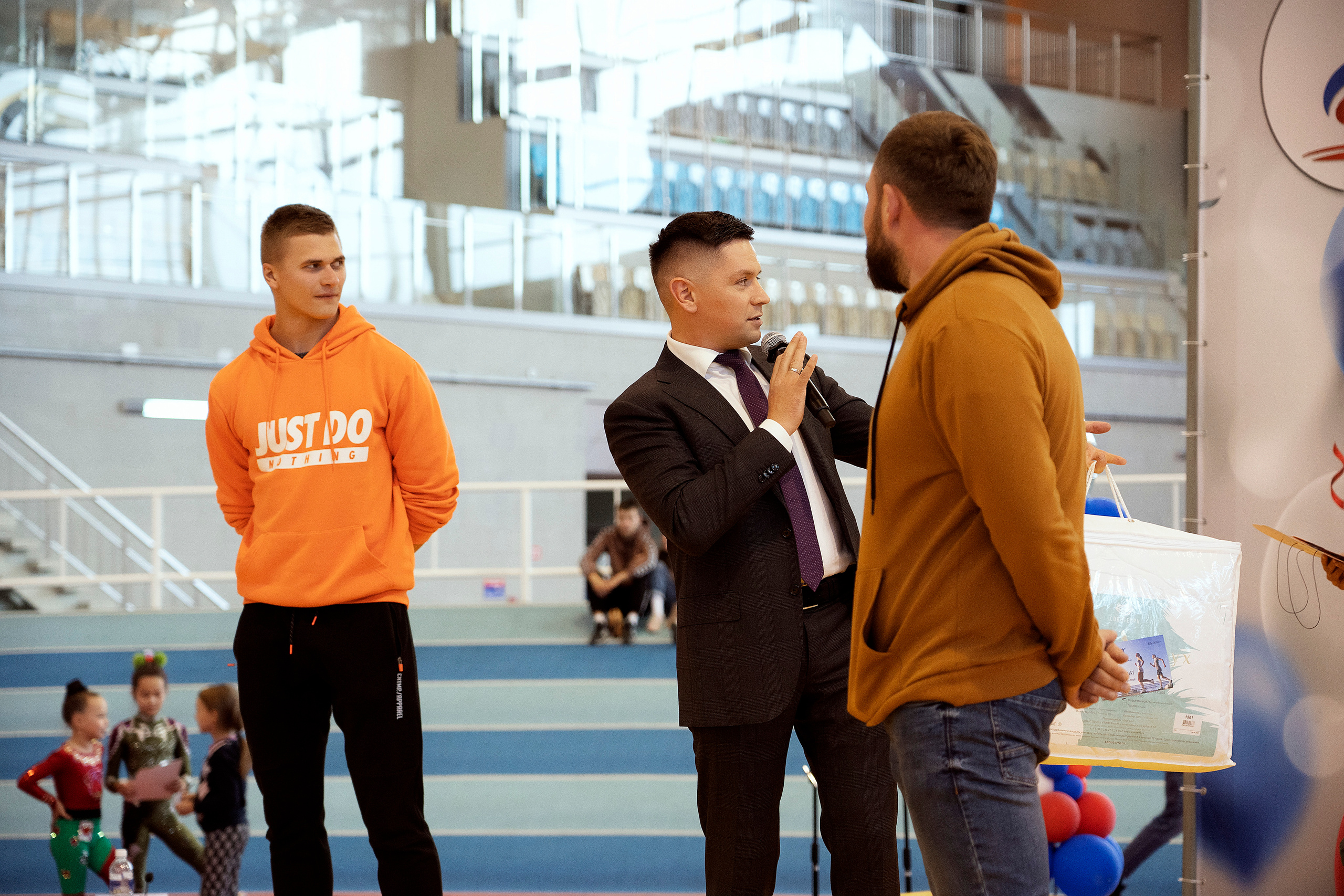 Все любят спорт. Байкал-арена. 10лет. Семейный, детский и школьный фотограф в Иркутске Алёна Зорка