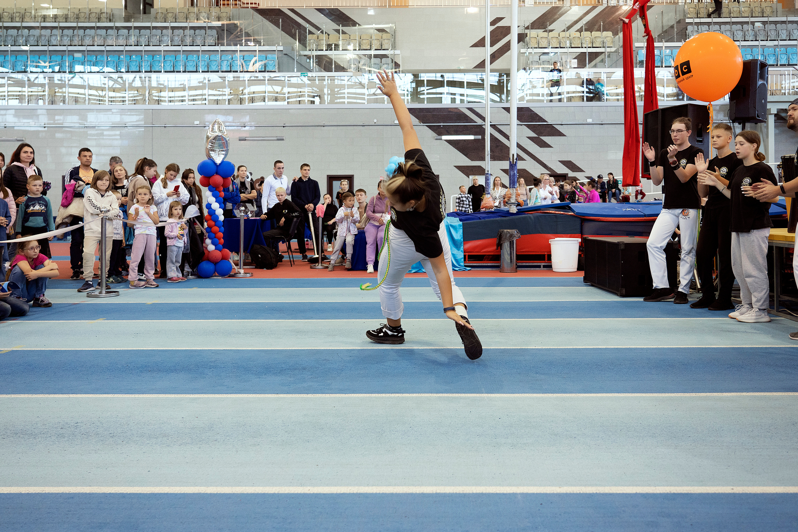 Все любят спорт. Байкал-арена. 10лет. Семейный, детский и школьный фотограф в Иркутске Алёна Зорка