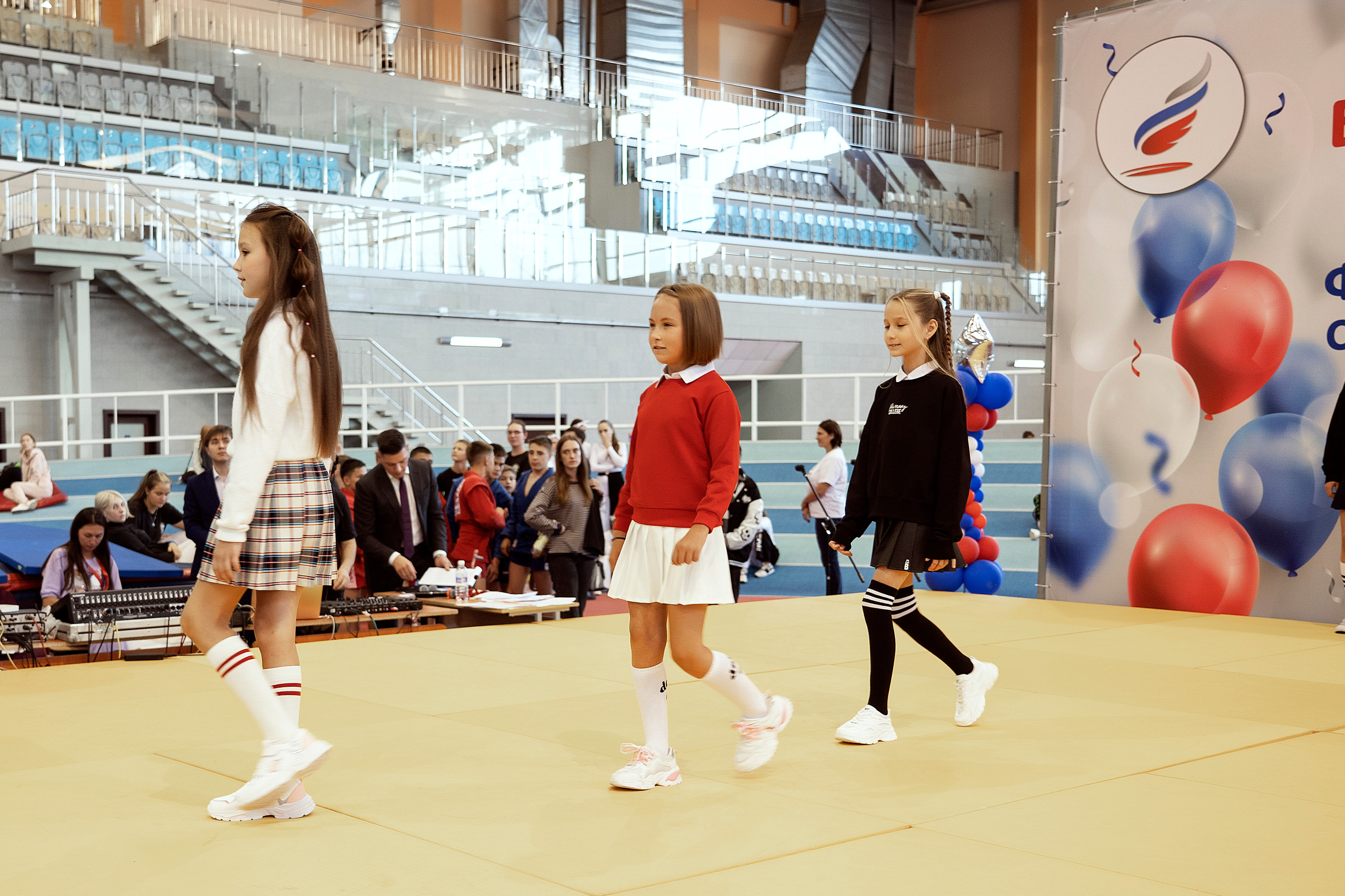 Все любят спорт. Байкал-арена. 10лет. Семейный, детский и школьный фотограф в Иркутске Алёна Зорка