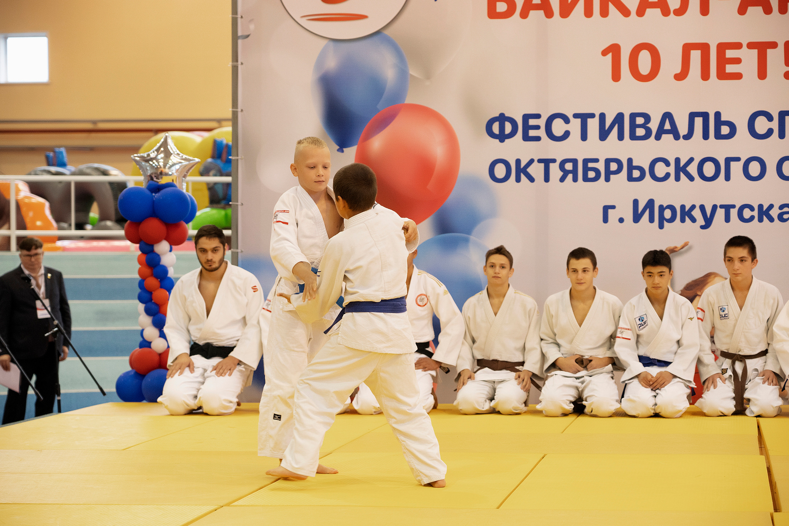 Все любят спорт. Байкал-арена. 10лет. Семейный, детский и школьный фотограф в Иркутске Алёна Зорка