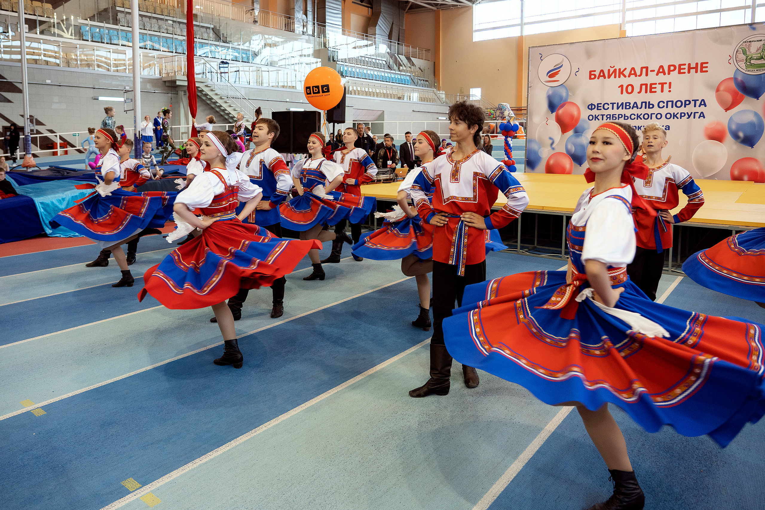 Все любят спорт. Байкал-арена. 10лет. Семейный, детский и школьный фотограф в Иркутске Алёна Зорка