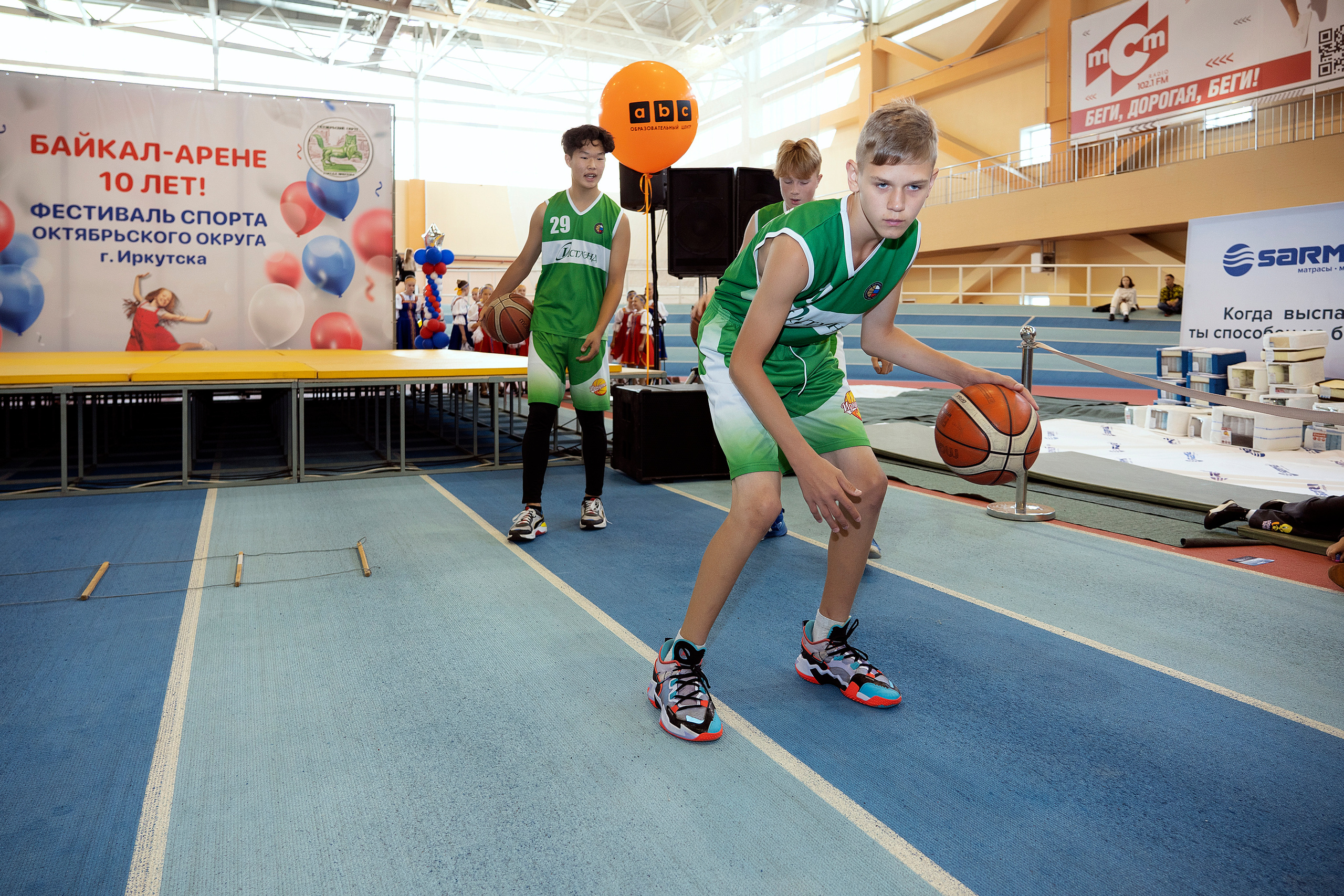 Все любят спорт. Байкал-арена. 10лет. Семейный, детский и школьный фотограф в Иркутске Алёна Зорка