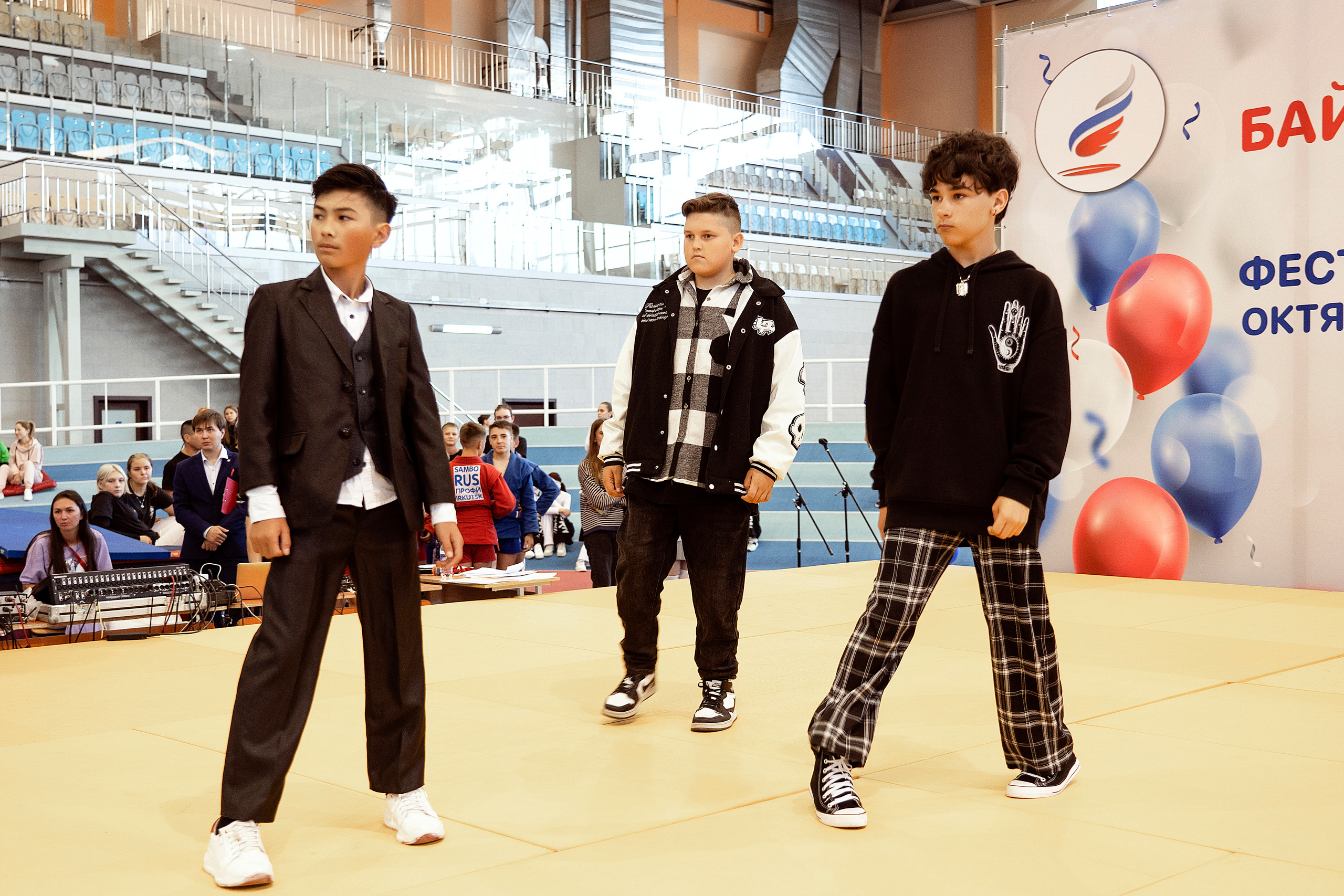 Все любят спорт. Байкал-арена. 10лет. Семейный, детский и школьный фотограф в Иркутске Алёна Зорка