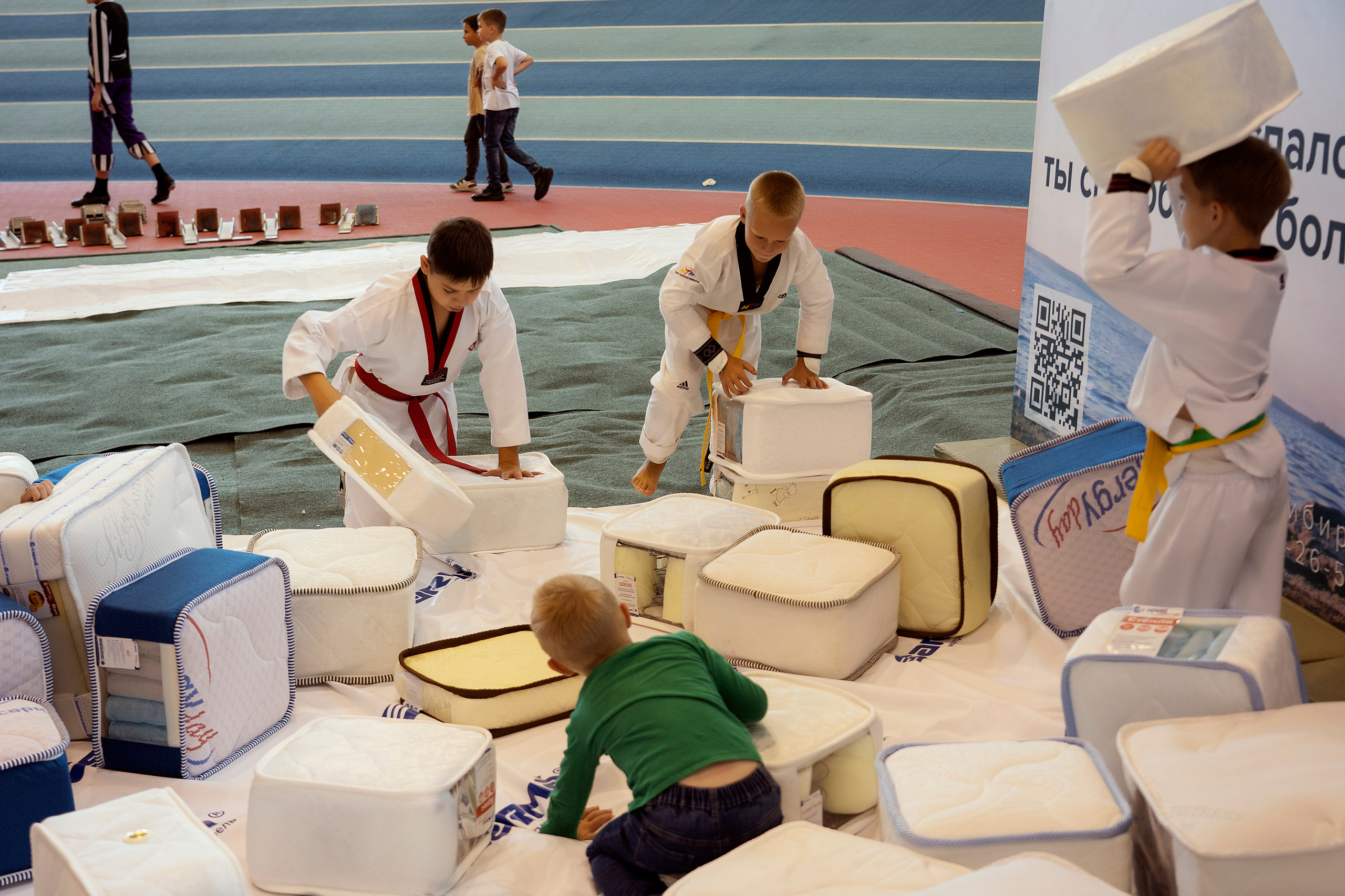 Все любят спорт. Байкал-арена. 10лет. Семейный, детский и школьный фотограф в Иркутске Алёна Зорка