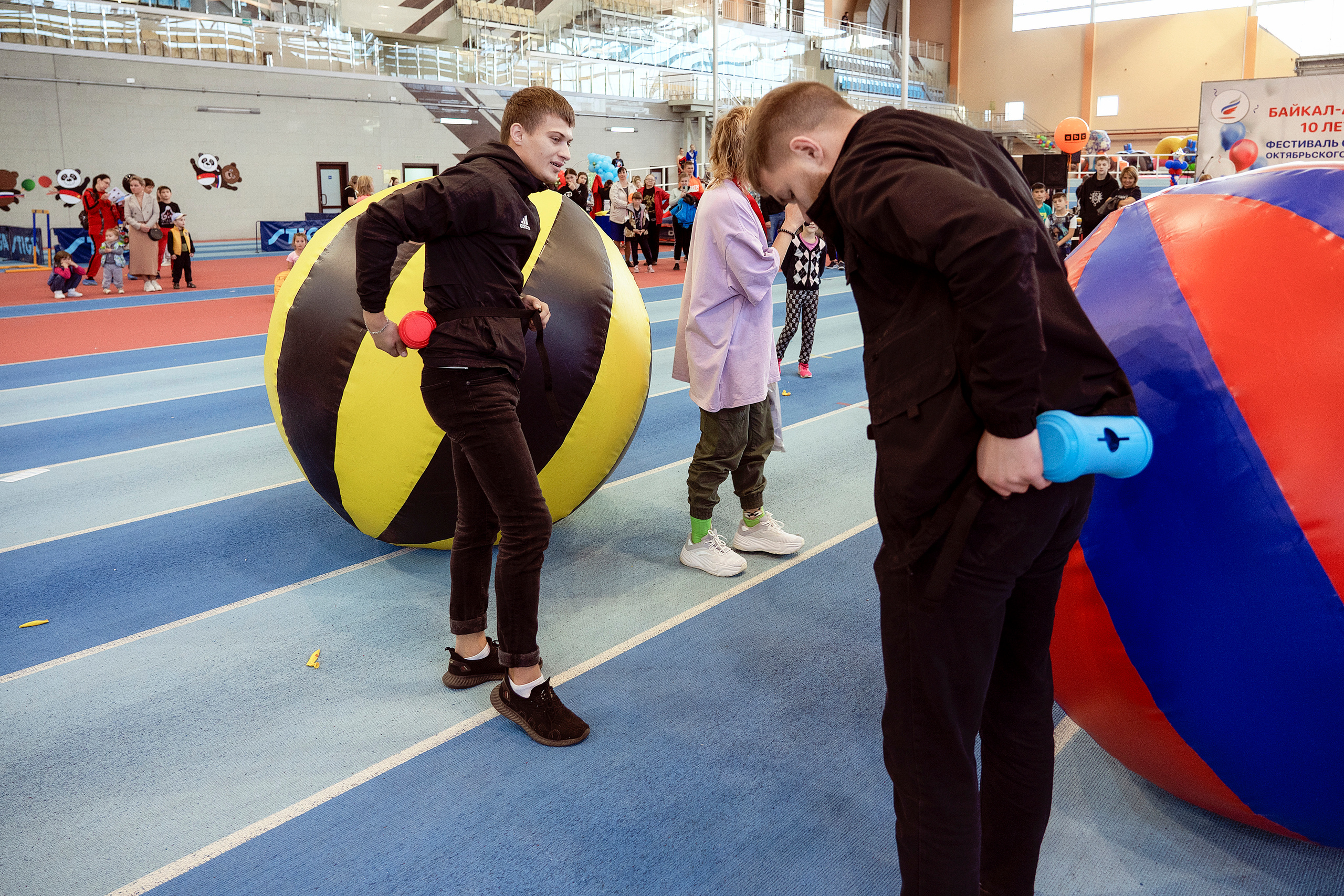 Все любят спорт. Байкал-арена. 10лет. Семейный, детский и школьный фотограф в Иркутске Алёна Зорка