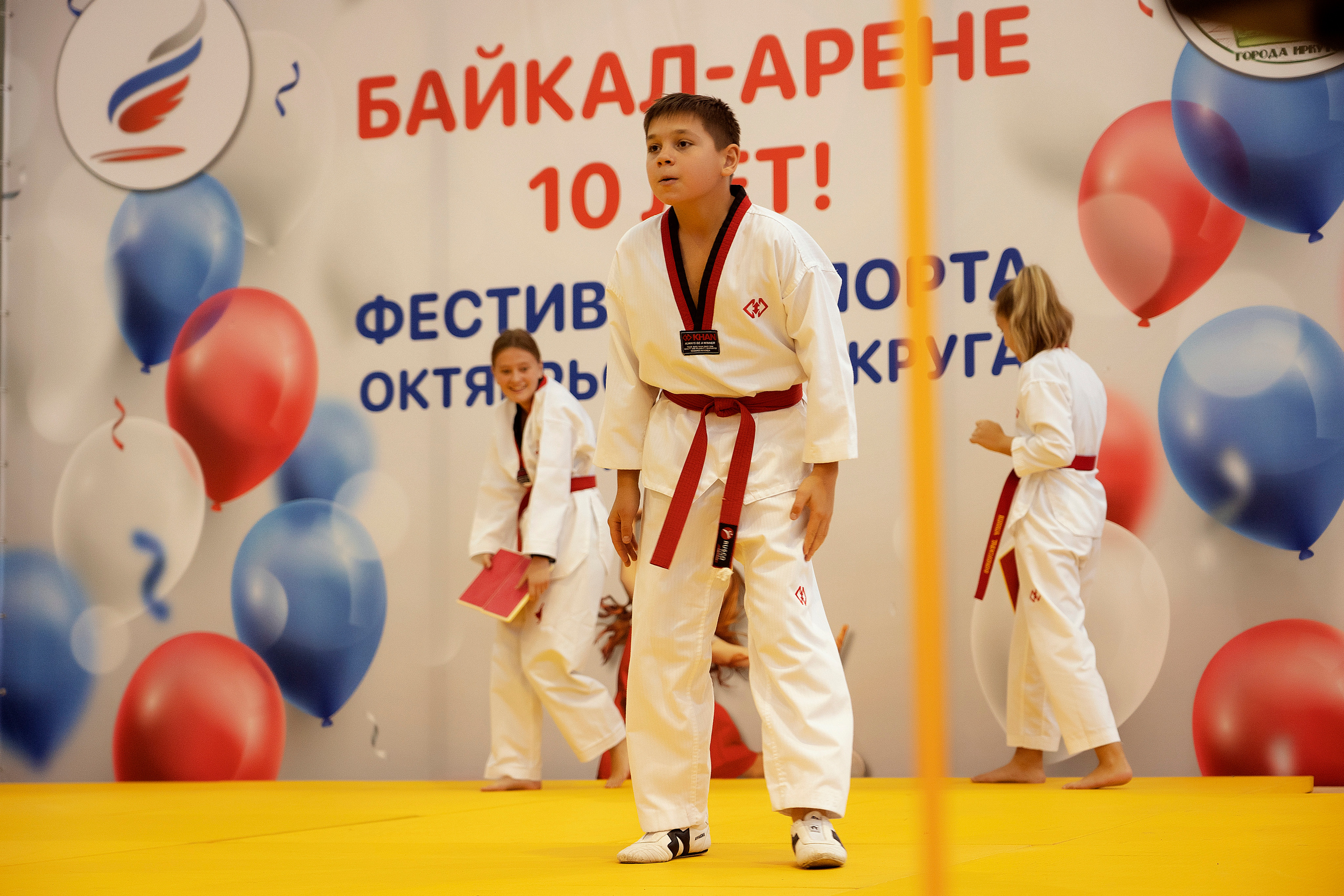Все любят спорт. Байкал-арена. 10лет. Семейный, детский и школьный фотограф в Иркутске Алёна Зорка