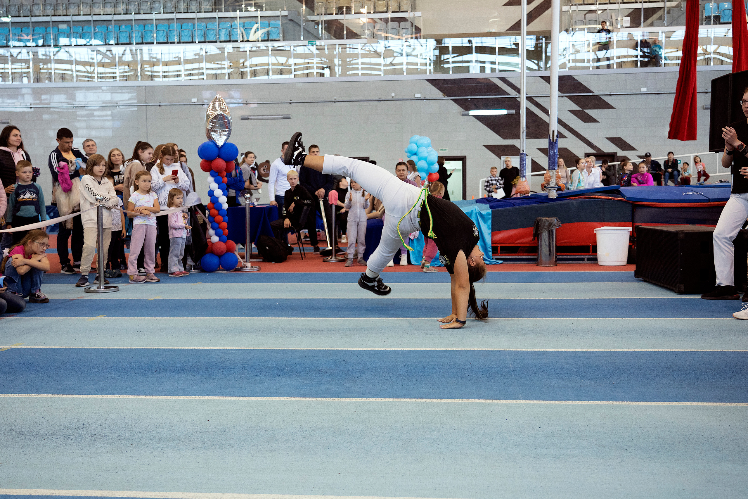 Все любят спорт. Байкал-арена. 10лет. Семейный, детский и школьный фотограф в Иркутске Алёна Зорка