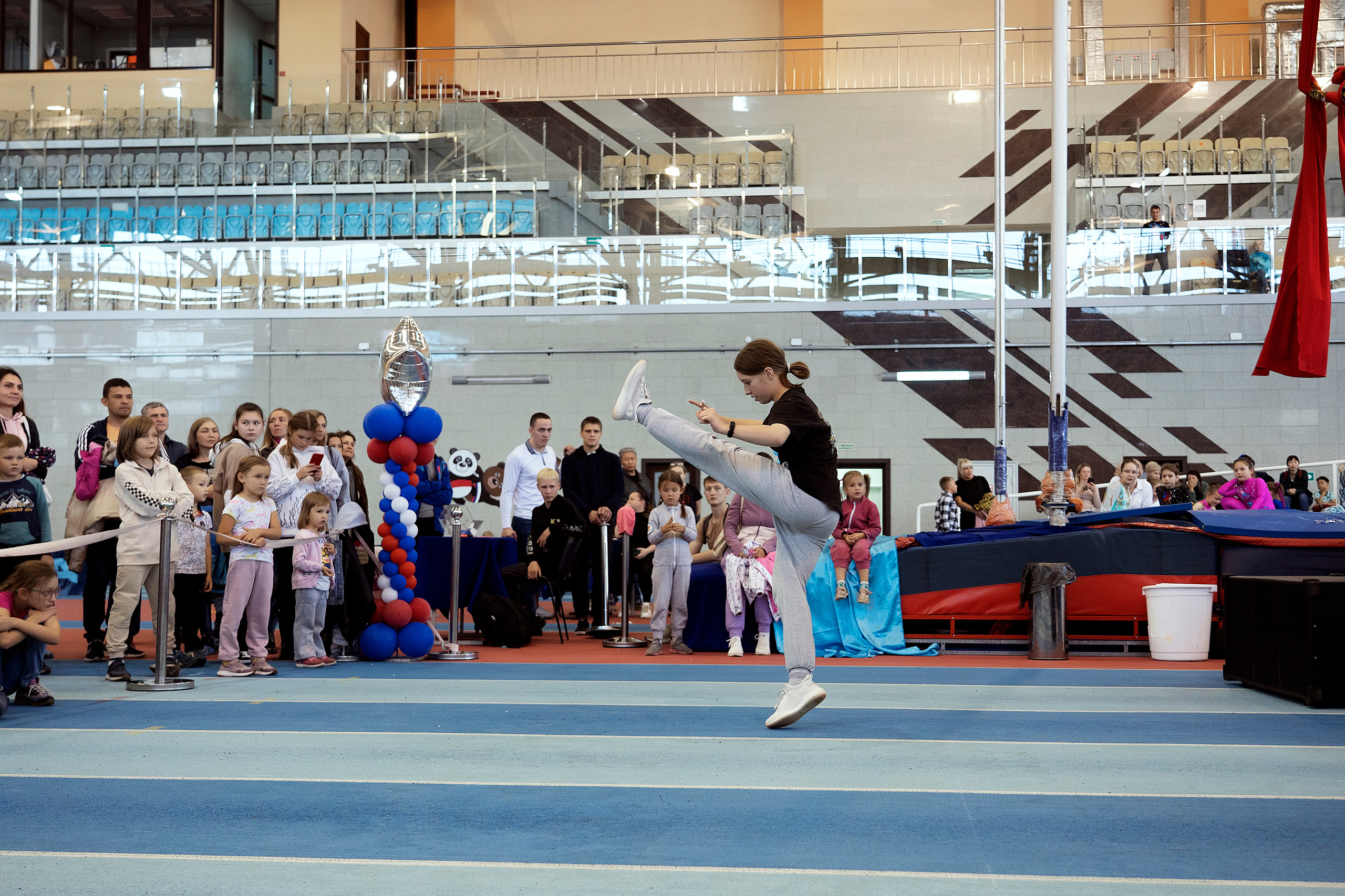Все любят спорт. Байкал-арена. 10лет. Семейный, детский и школьный фотограф в Иркутске Алёна Зорка