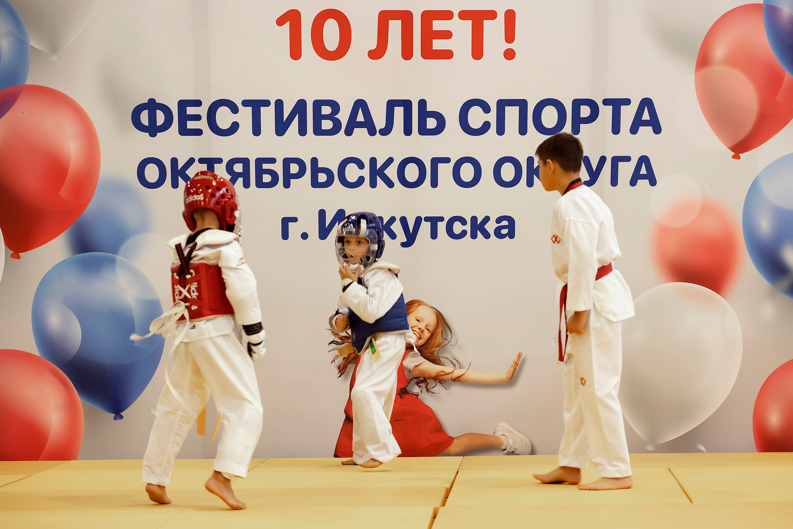 Все любят спорт. Байкал-арена. 10лет. Семейный, детский и школьный фотограф в Иркутске Алёна Зорка