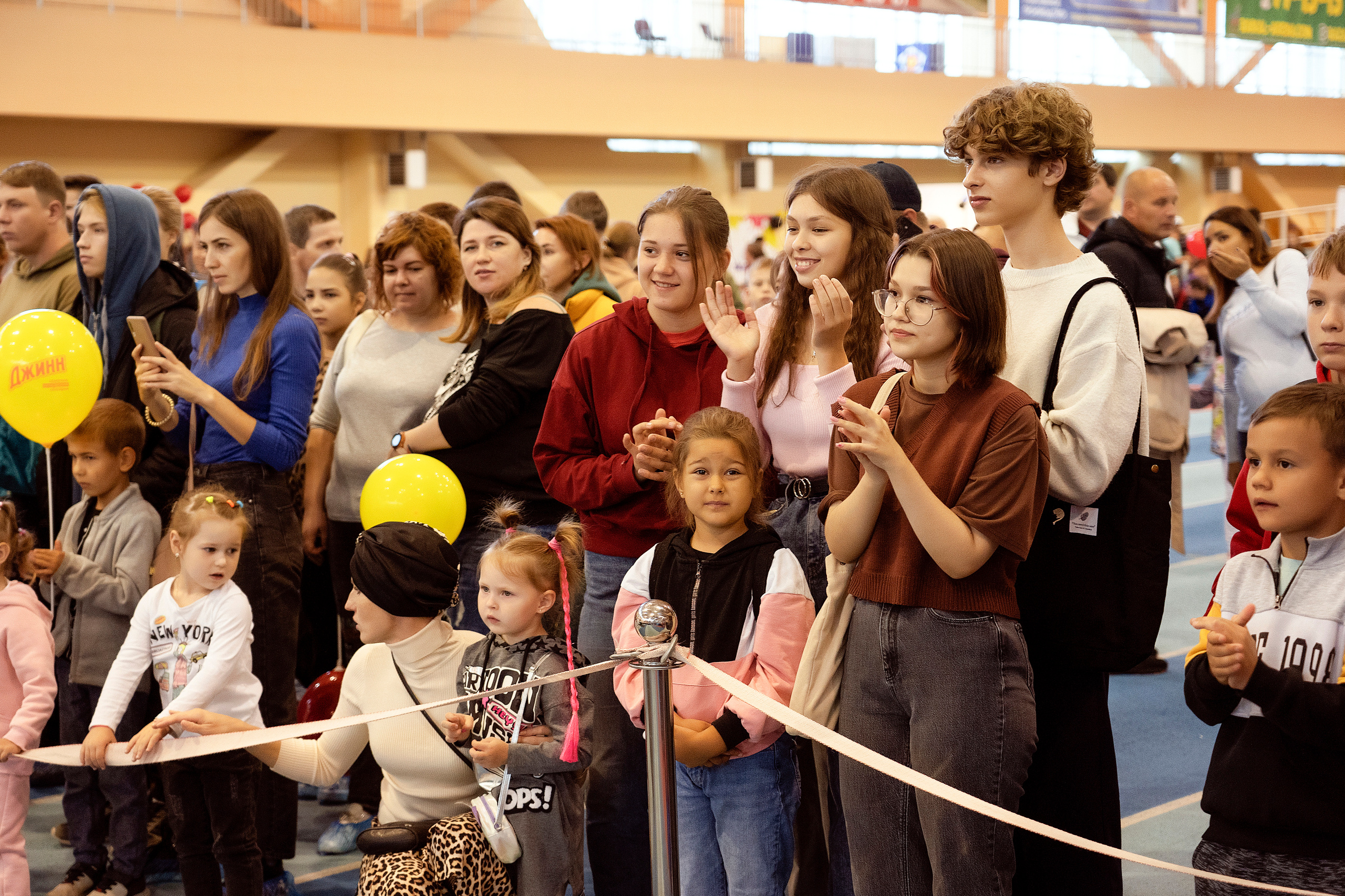 Все любят спорт. Байкал-арена. 10лет. Семейный, детский и школьный фотограф в Иркутске Алёна Зорка