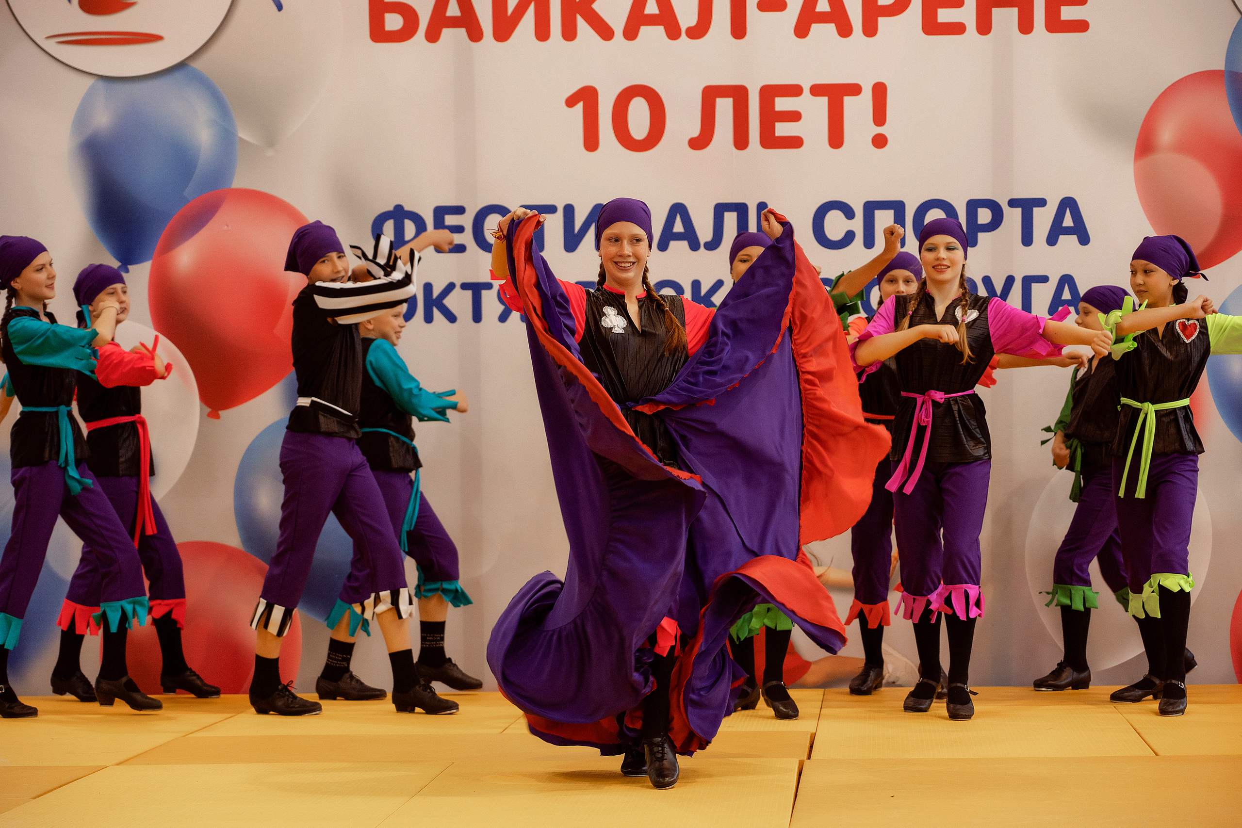 Все любят спорт. Байкал-арена. 10лет. Семейный, детский и школьный фотограф в Иркутске Алёна Зорка