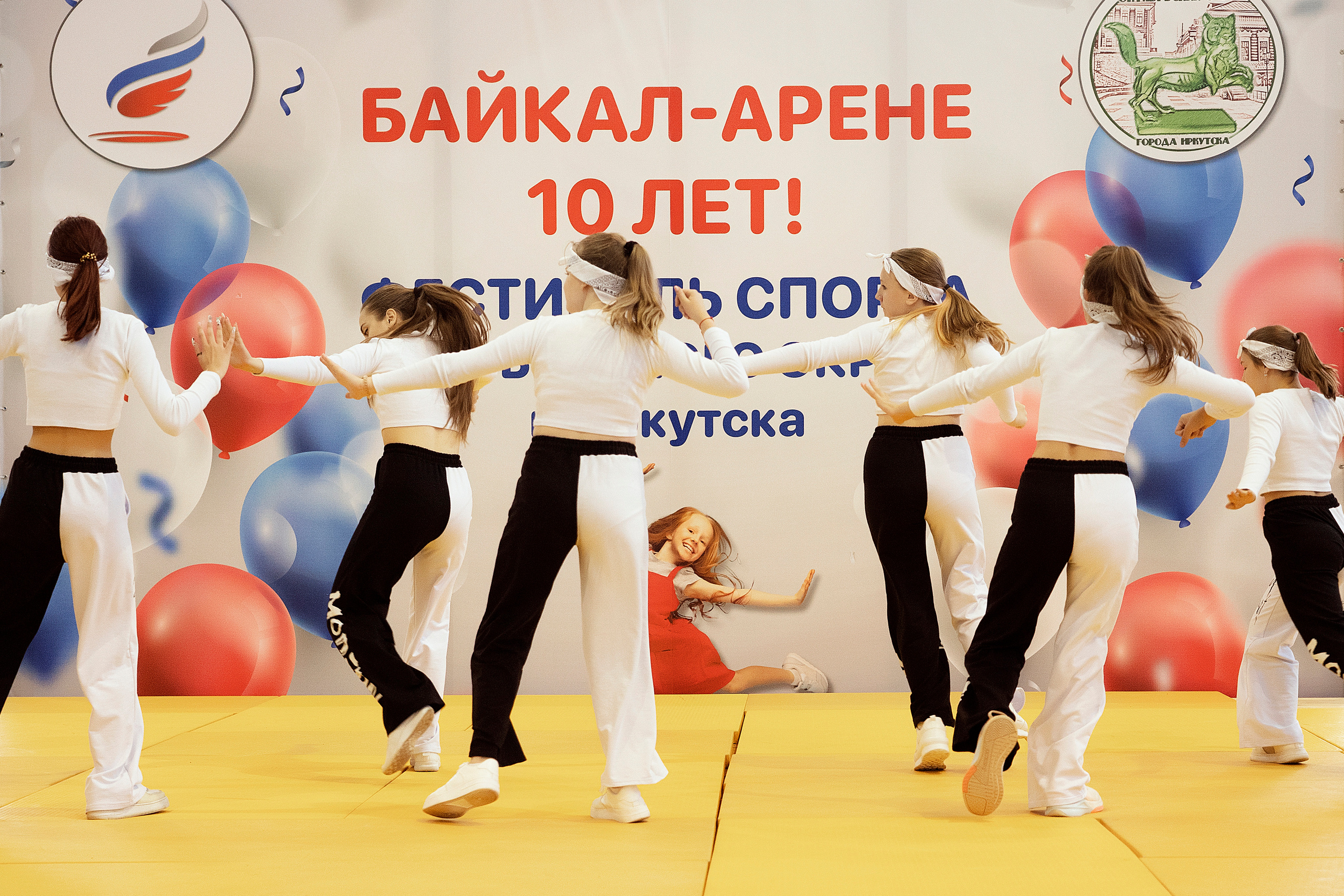 Все любят спорт. Байкал-арена. 10лет. Семейный, детский и школьный фотограф в Иркутске Алёна Зорка