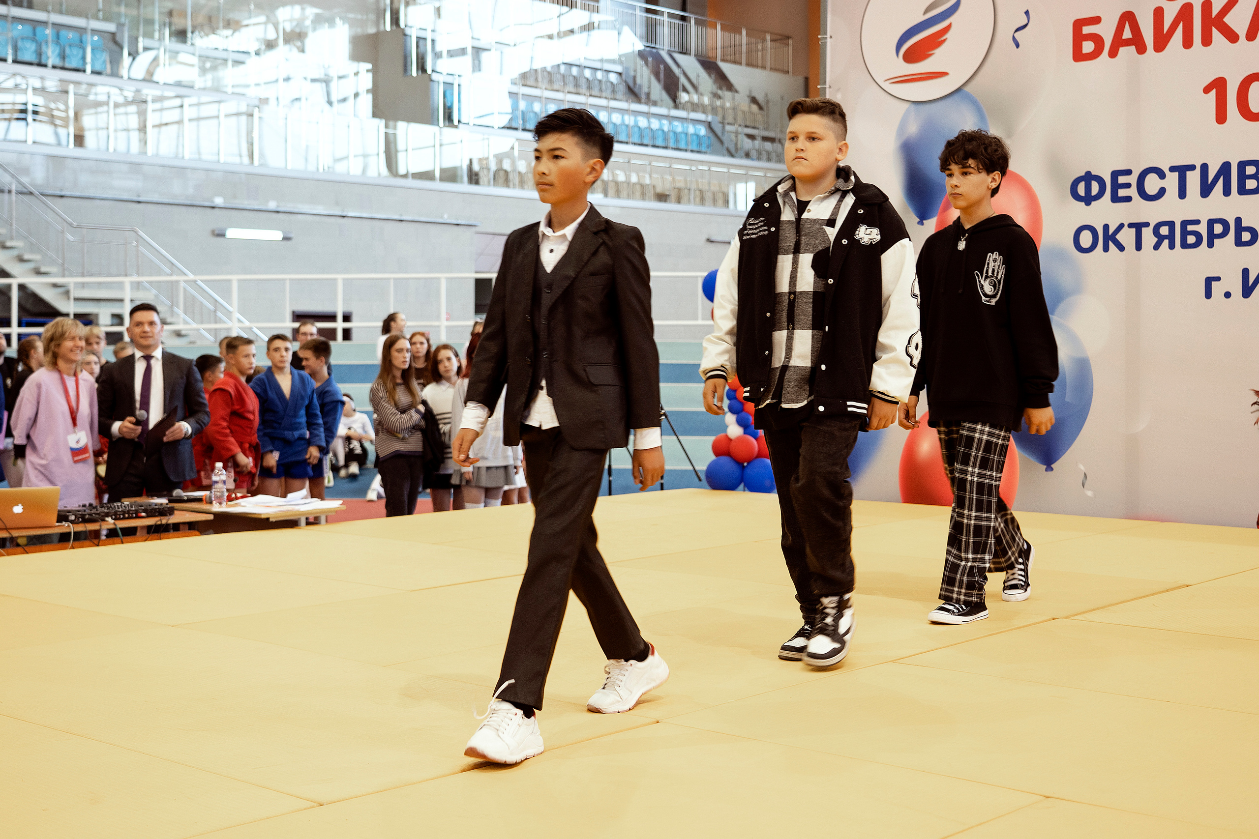 Все любят спорт. Байкал-арена. 10лет. Семейный, детский и школьный фотограф в Иркутске Алёна Зорка