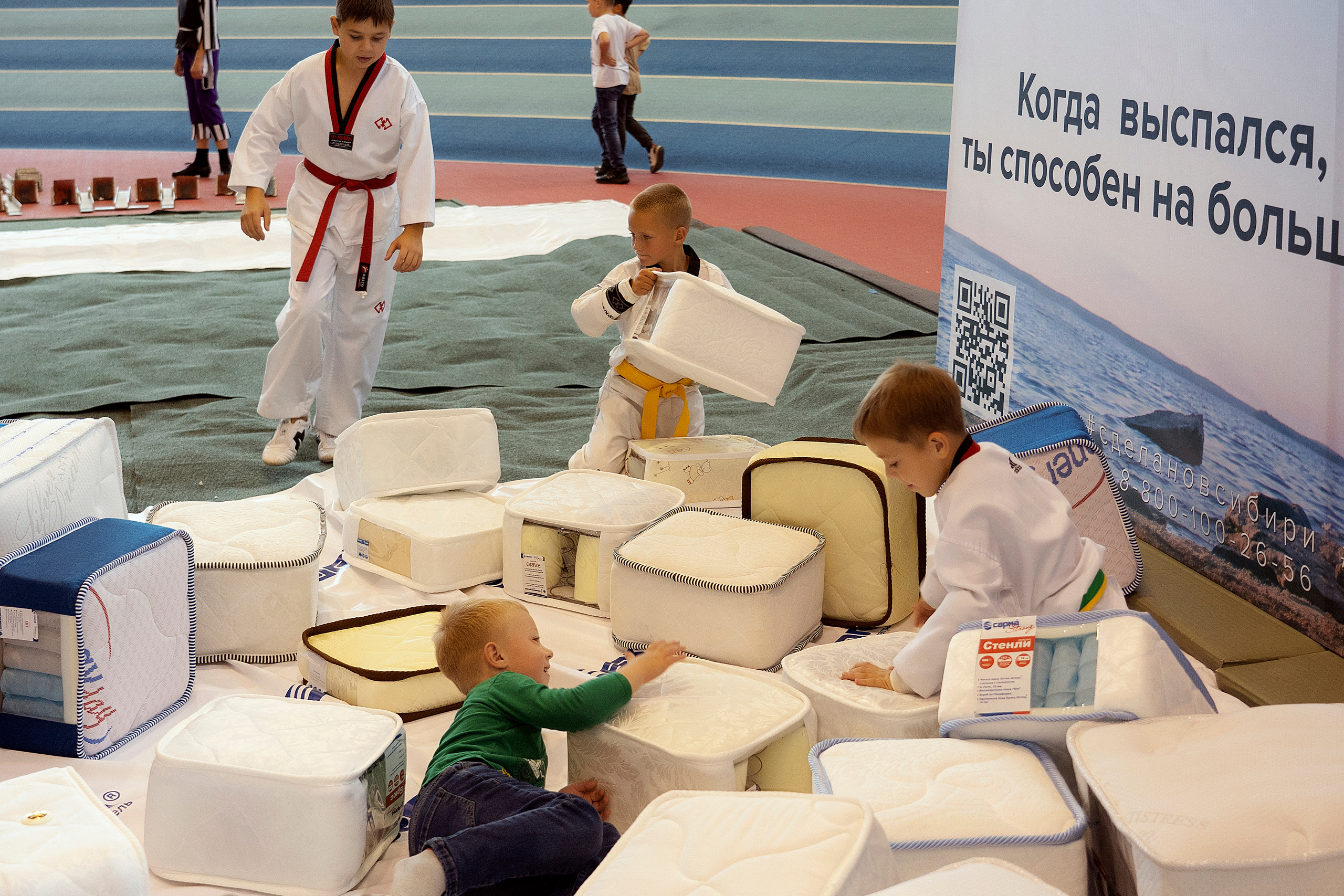 Все любят спорт. Байкал-арена. 10лет. Семейный, детский и школьный фотограф в Иркутске Алёна Зорка