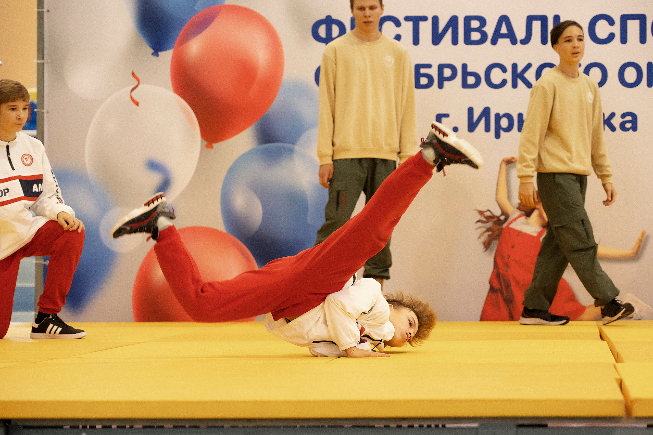 Все любят спорт. Байкал-арена. 10лет. Семейный, детский и школьный фотограф в Иркутске Алёна Зорка