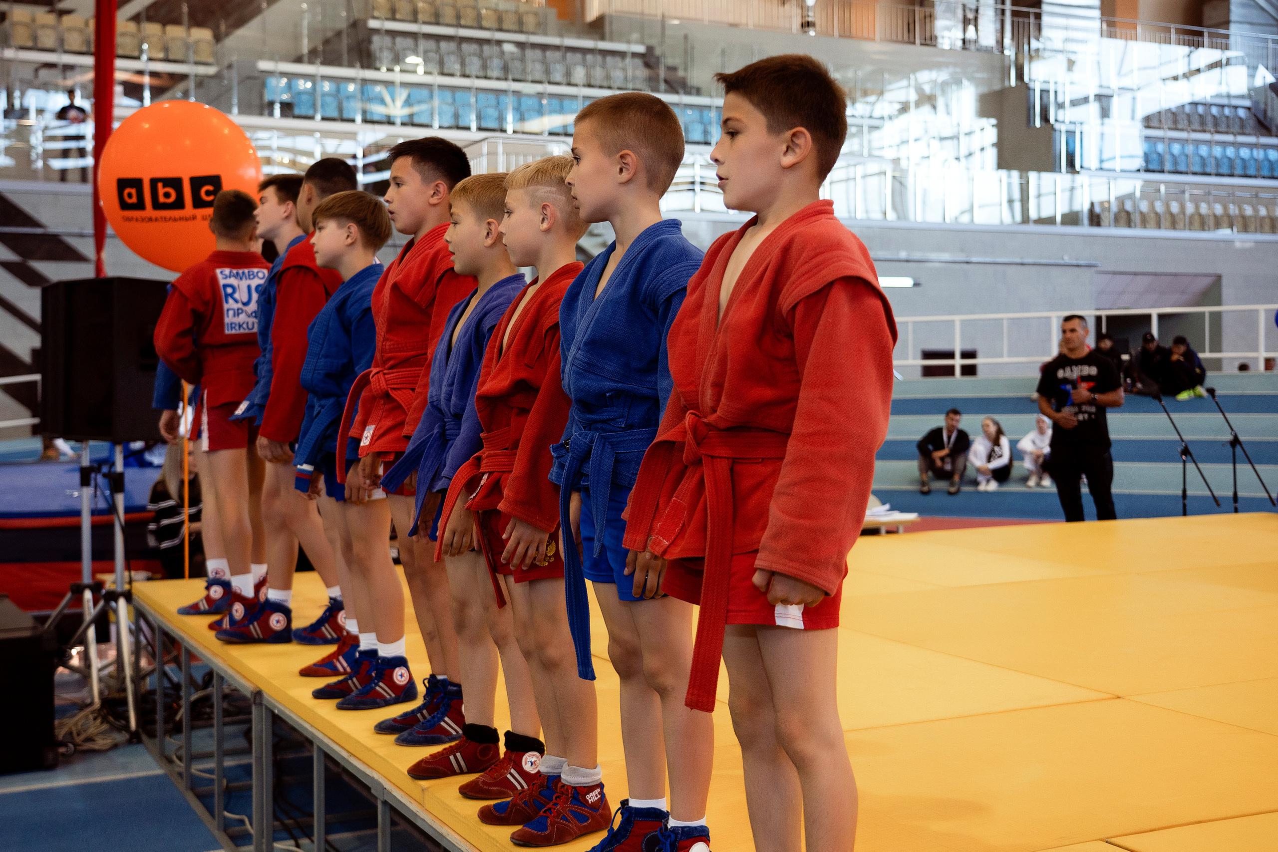 Все любят спорт. Байкал-арена. 10лет. Семейный, детский и школьный фотограф в Иркутске Алёна Зорка