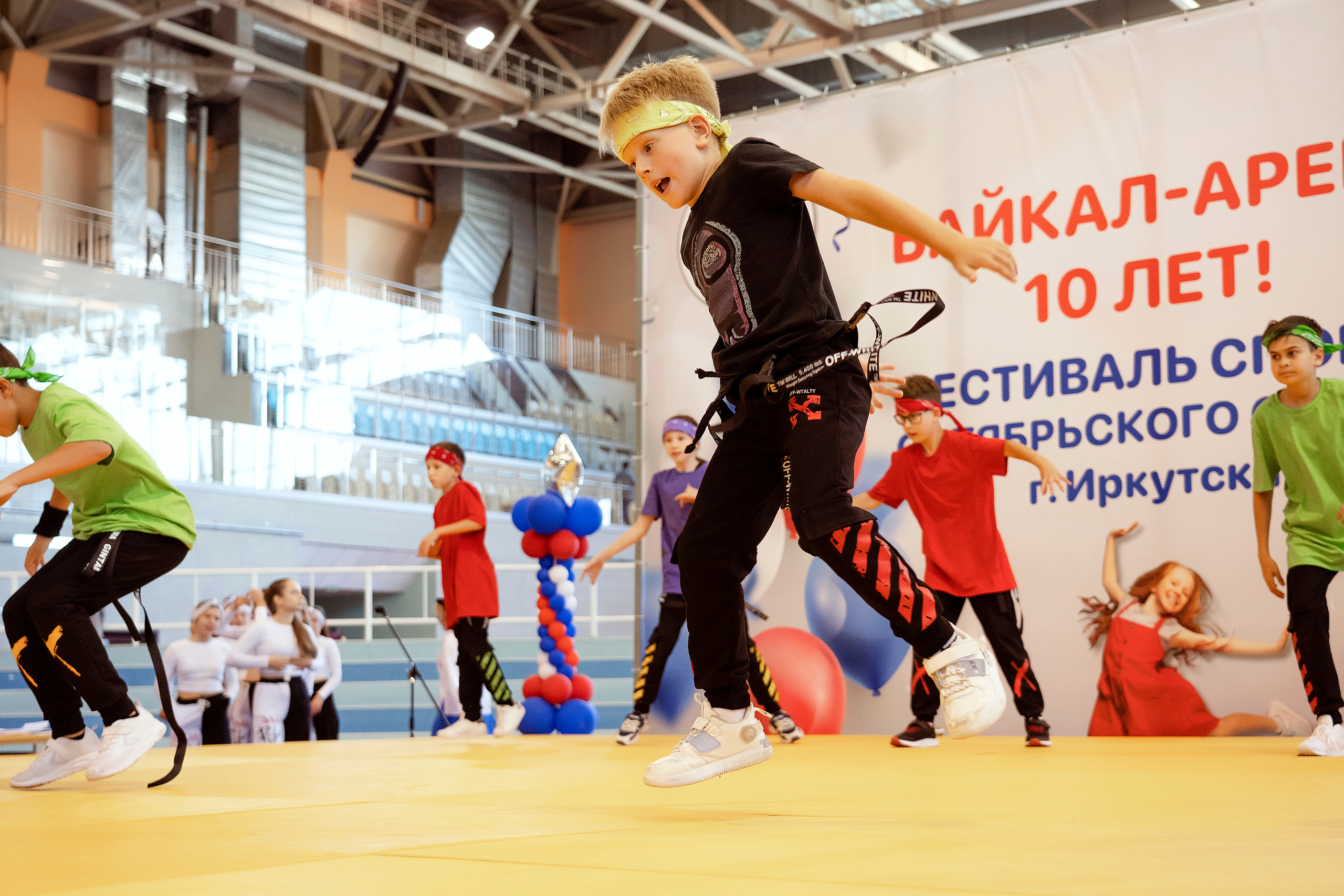 Все любят спорт. Байкал-арена. 10лет. Семейный, детский и школьный фотограф в Иркутске Алёна Зорка