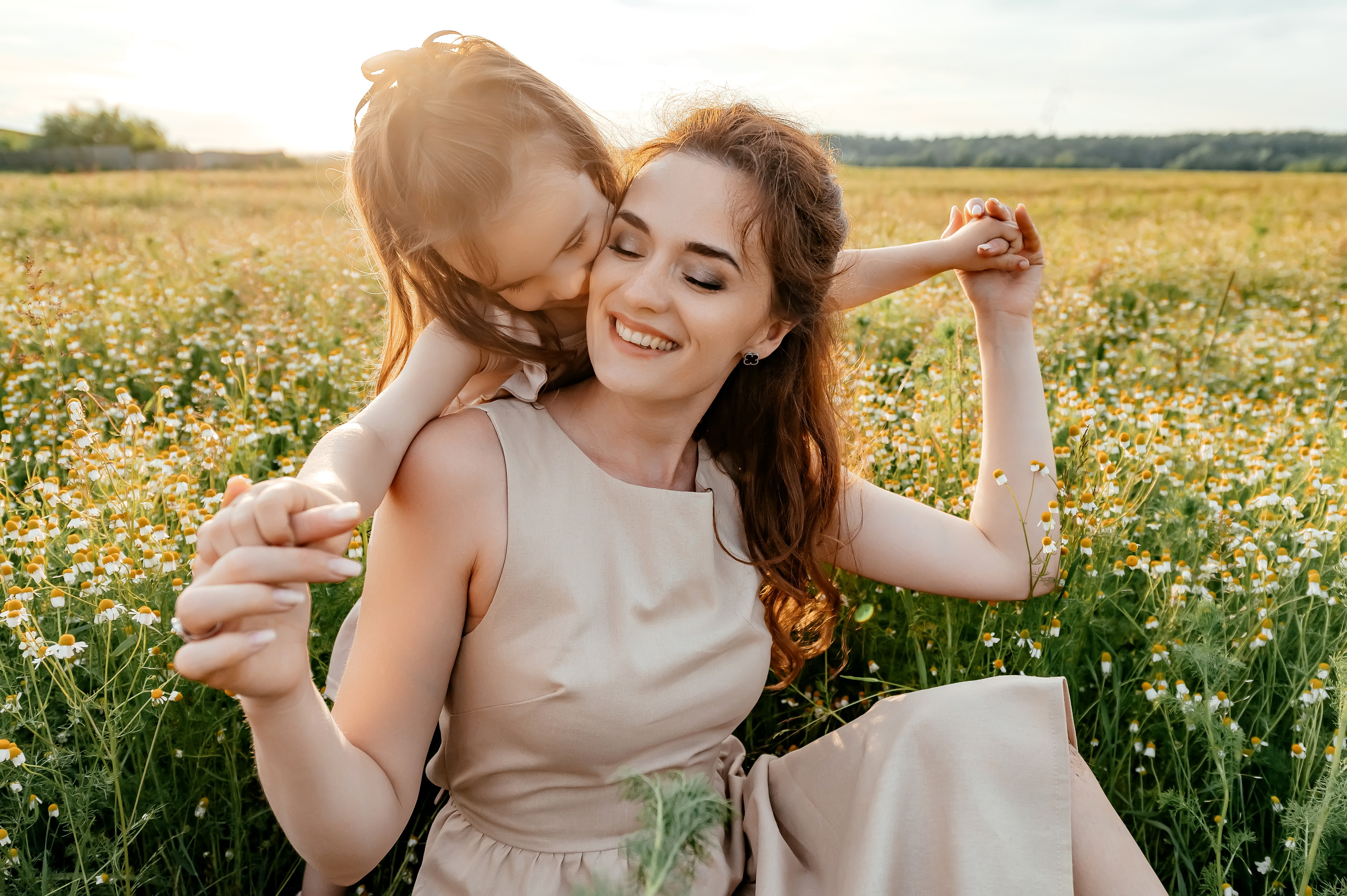 Ира, ромашковое поле, Фрязино. Свадебный и семейный фотограф Виктория Носачёва. Щелково, Москва и МО