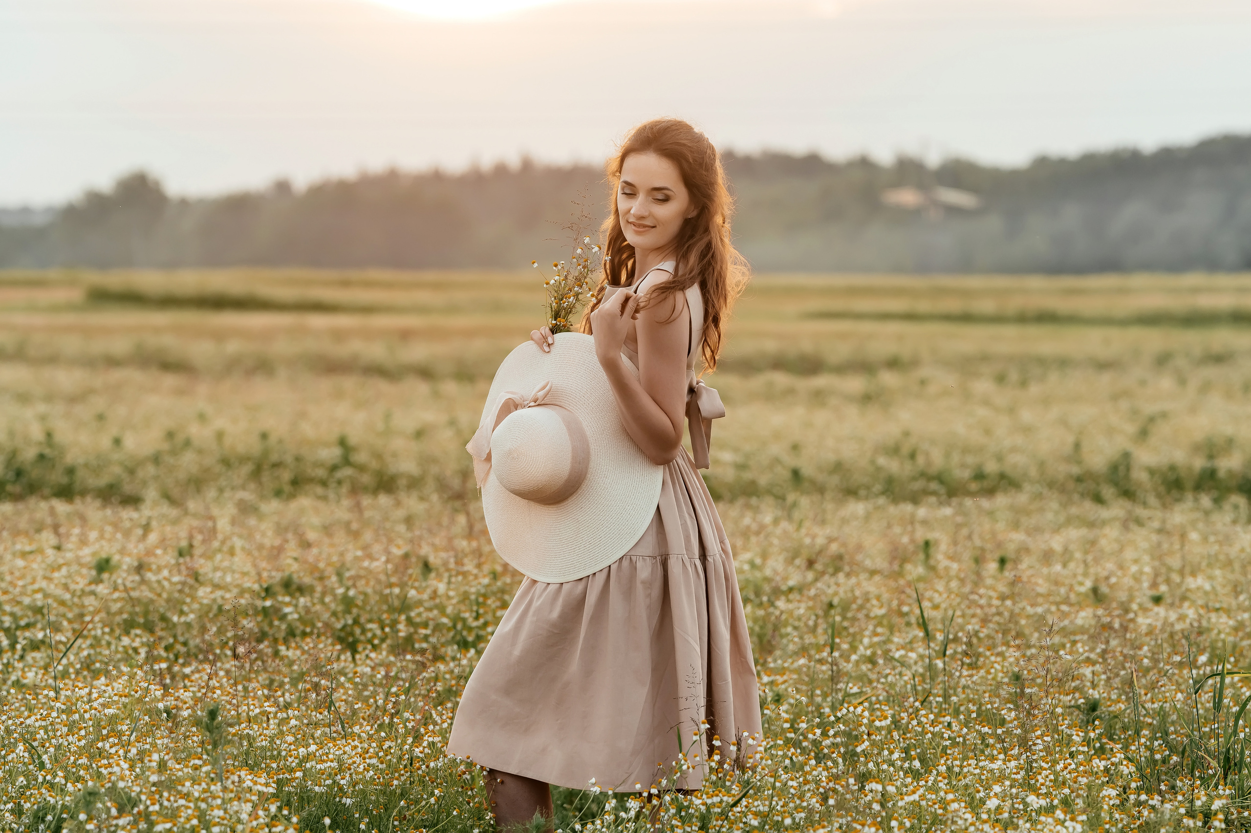 Ира, ромашковое поле, Фрязино. Свадебный и семейный фотограф Виктория Носачёва. Щелково, Москва и МО