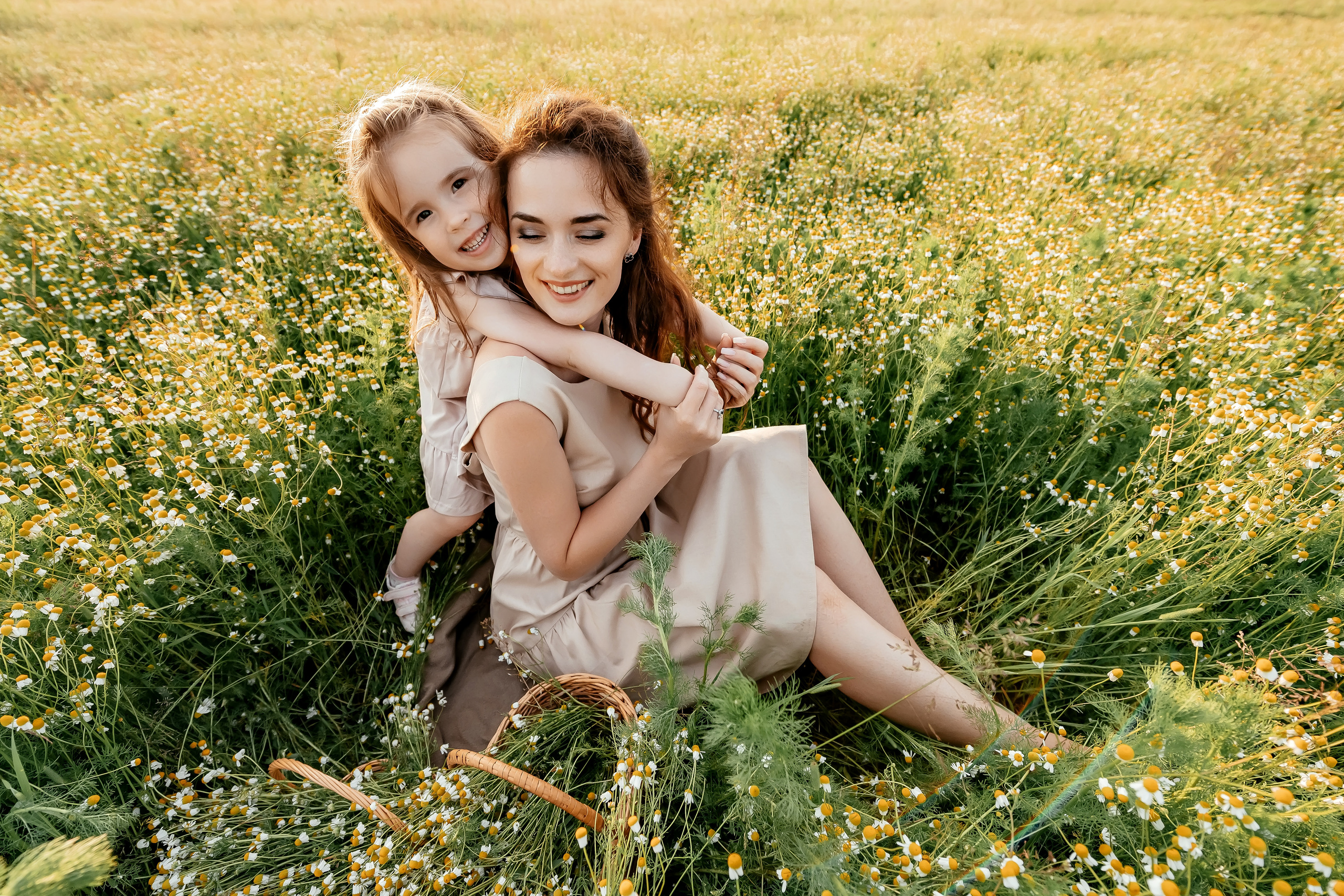 Ира, ромашковое поле, Фрязино. Свадебный и семейный фотограф Виктория Носачёва. Щелково, Москва и МО