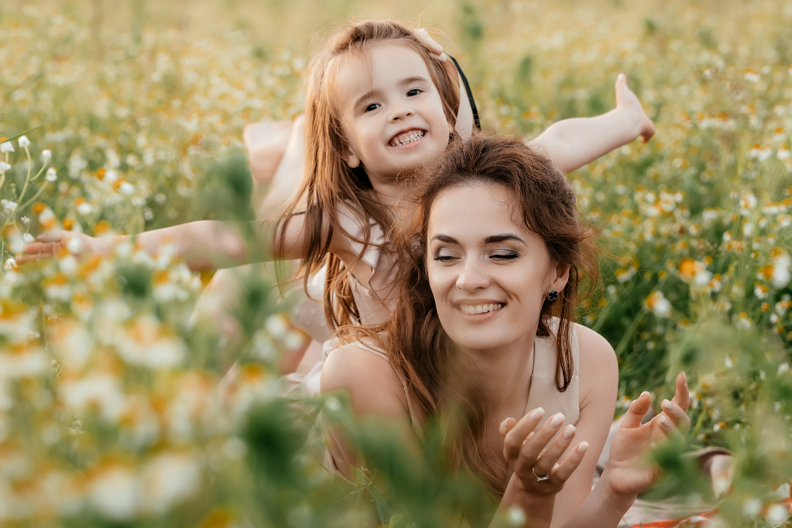 Ира, ромашковое поле, Фрязино. Свадебный и семейный фотограф Виктория Носачёва. Щелково, Москва и МО